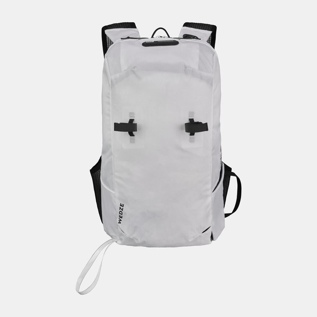 Lyžiarsky batoh Pacer 17 l bielo-čierny