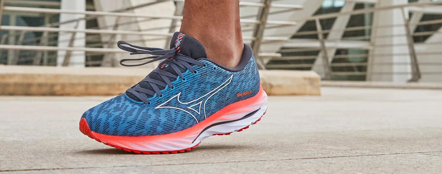 Chaussures running Homme - Mizuno Wave Rider 26 gris rouge