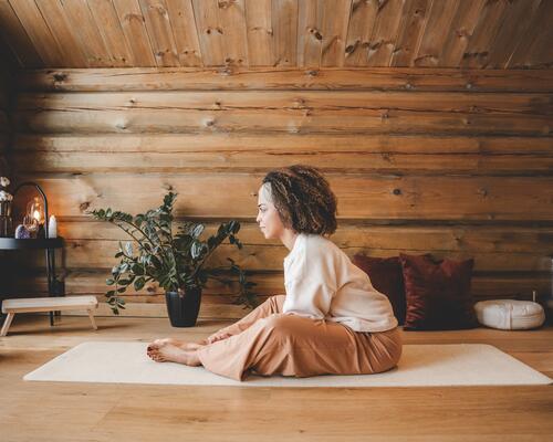 Die richtige Wahl der Bekleidung für sanftes Yoga
