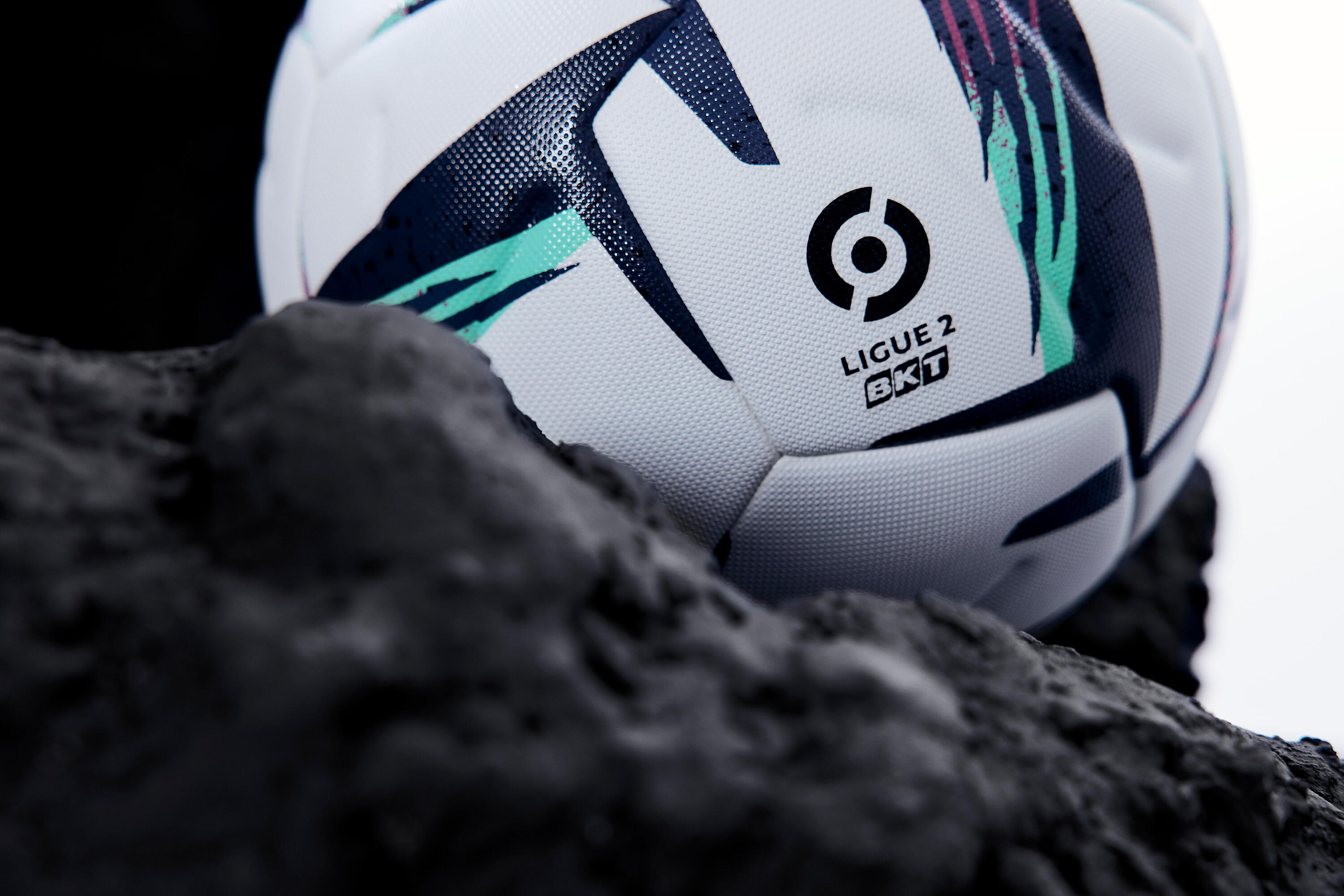BALÓN DE FÚTBOL LIGUE 2 BKT BALÓN PARTIDO OFICIAL 2023 11/26
