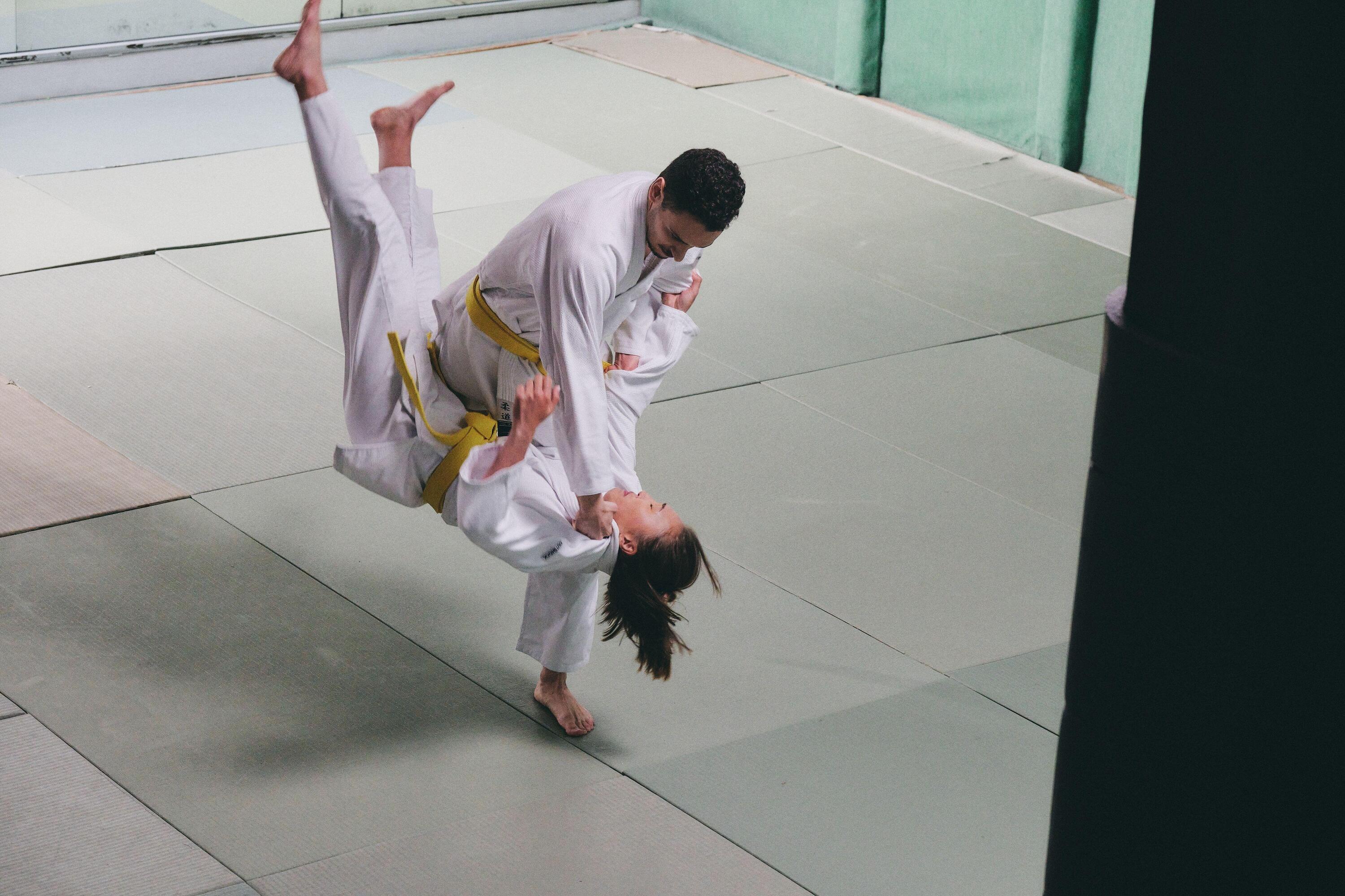 Kimono adulto judo 100 bianco 12/14