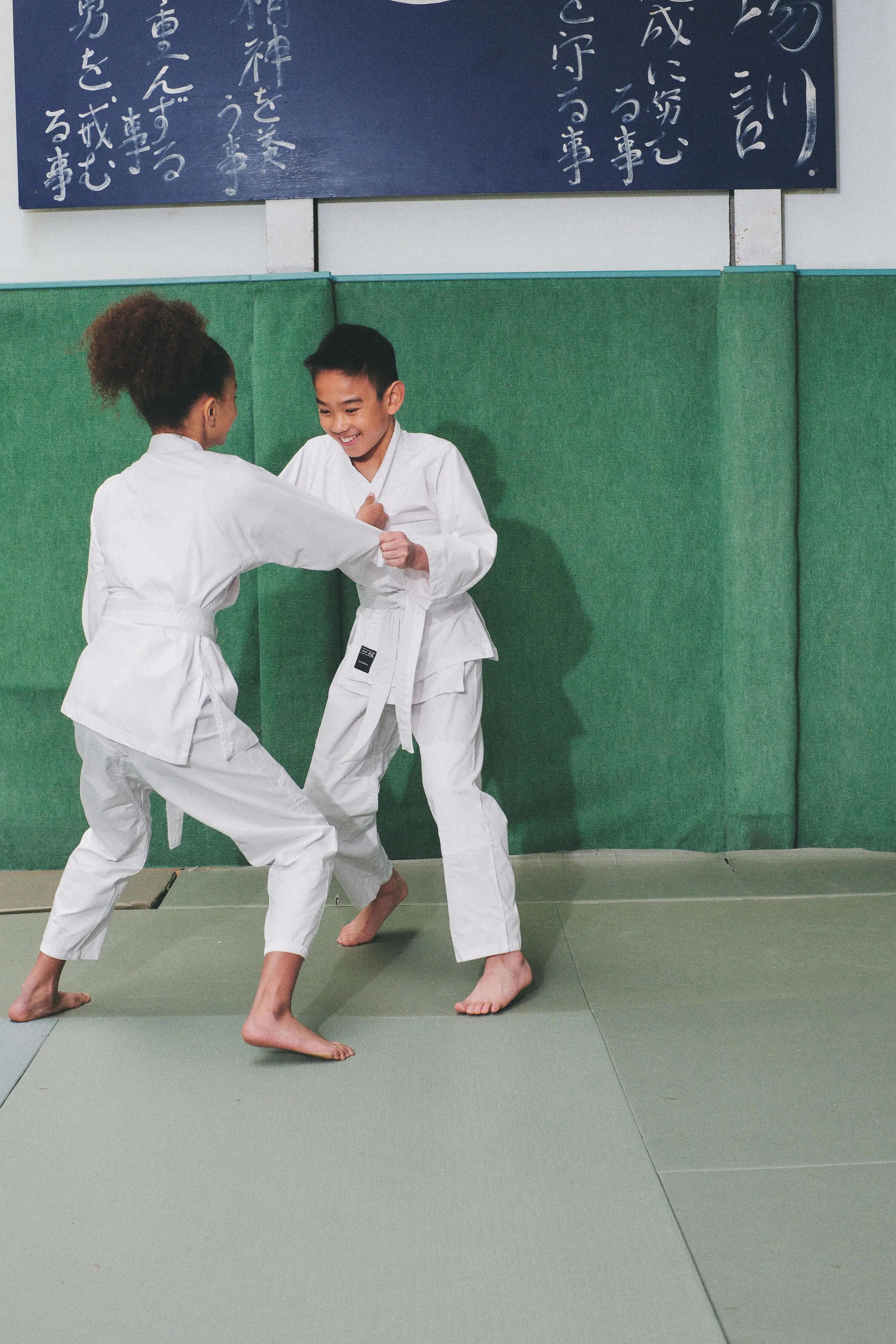 Kimono de judo nivel începător Alb Copii 37/43