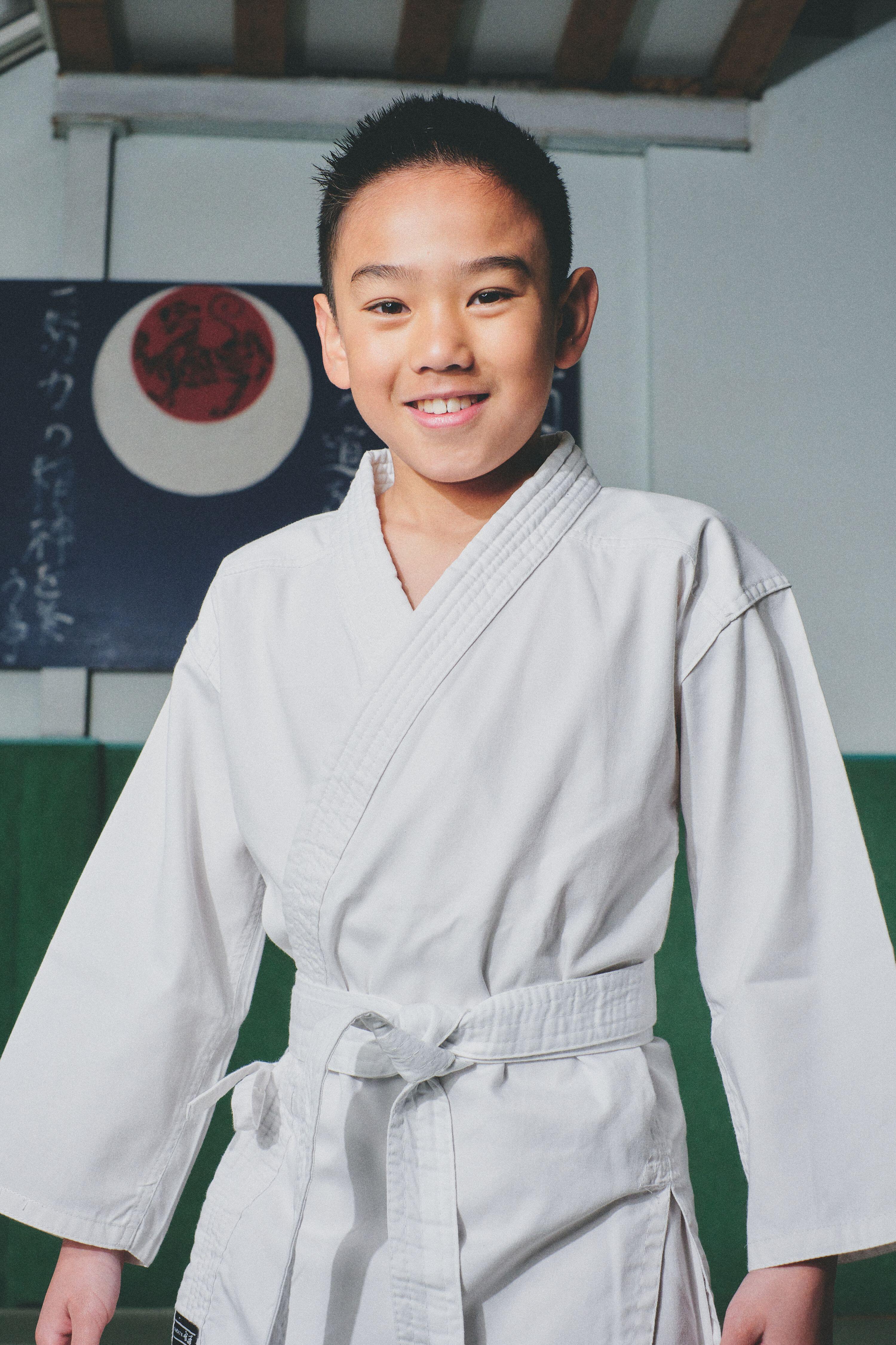 Kimono karate karategi niños Outshock 100 blanco 8/12