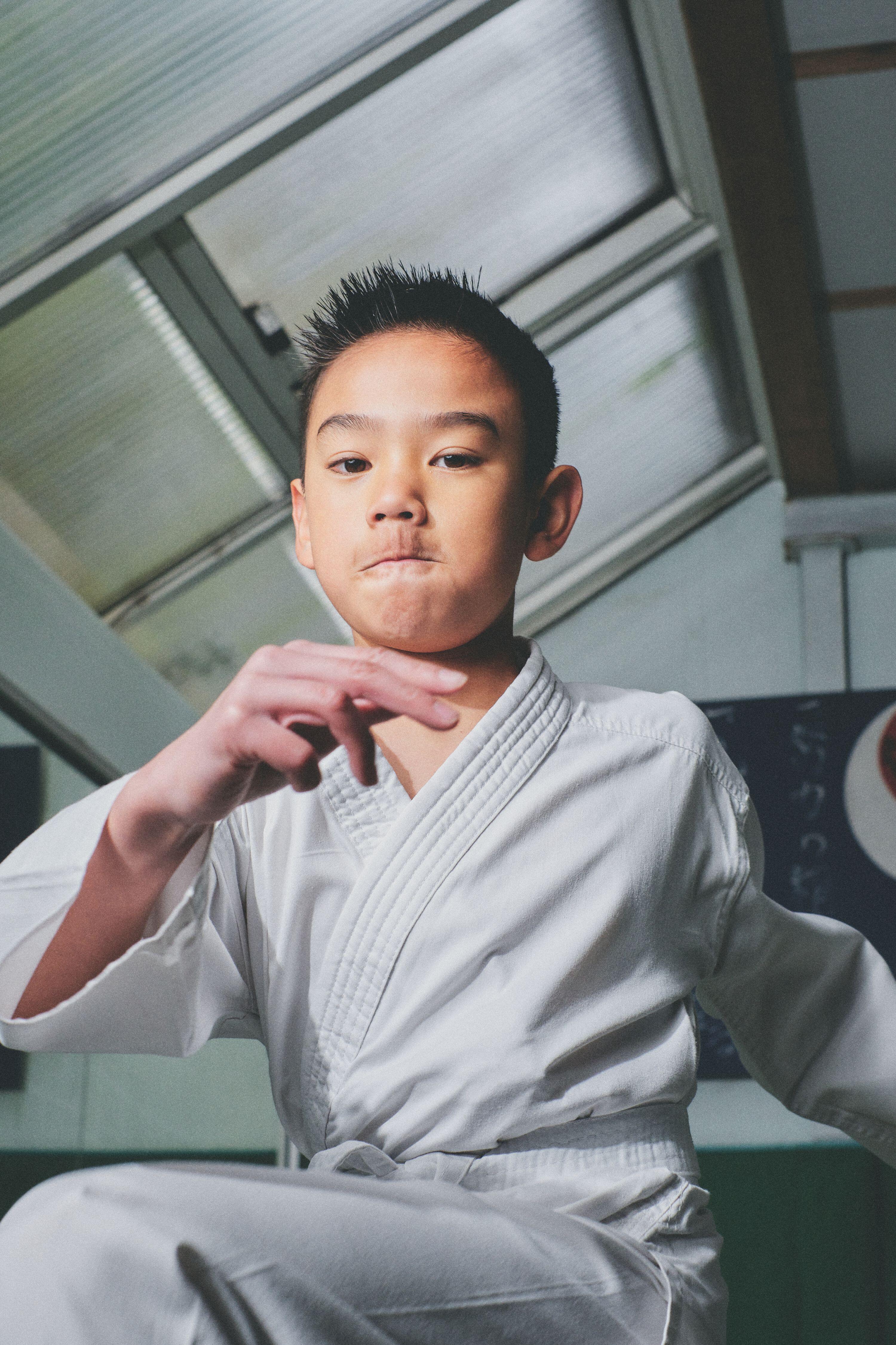 Kimono karate karategi niños Outshock 100 blanco 7/12