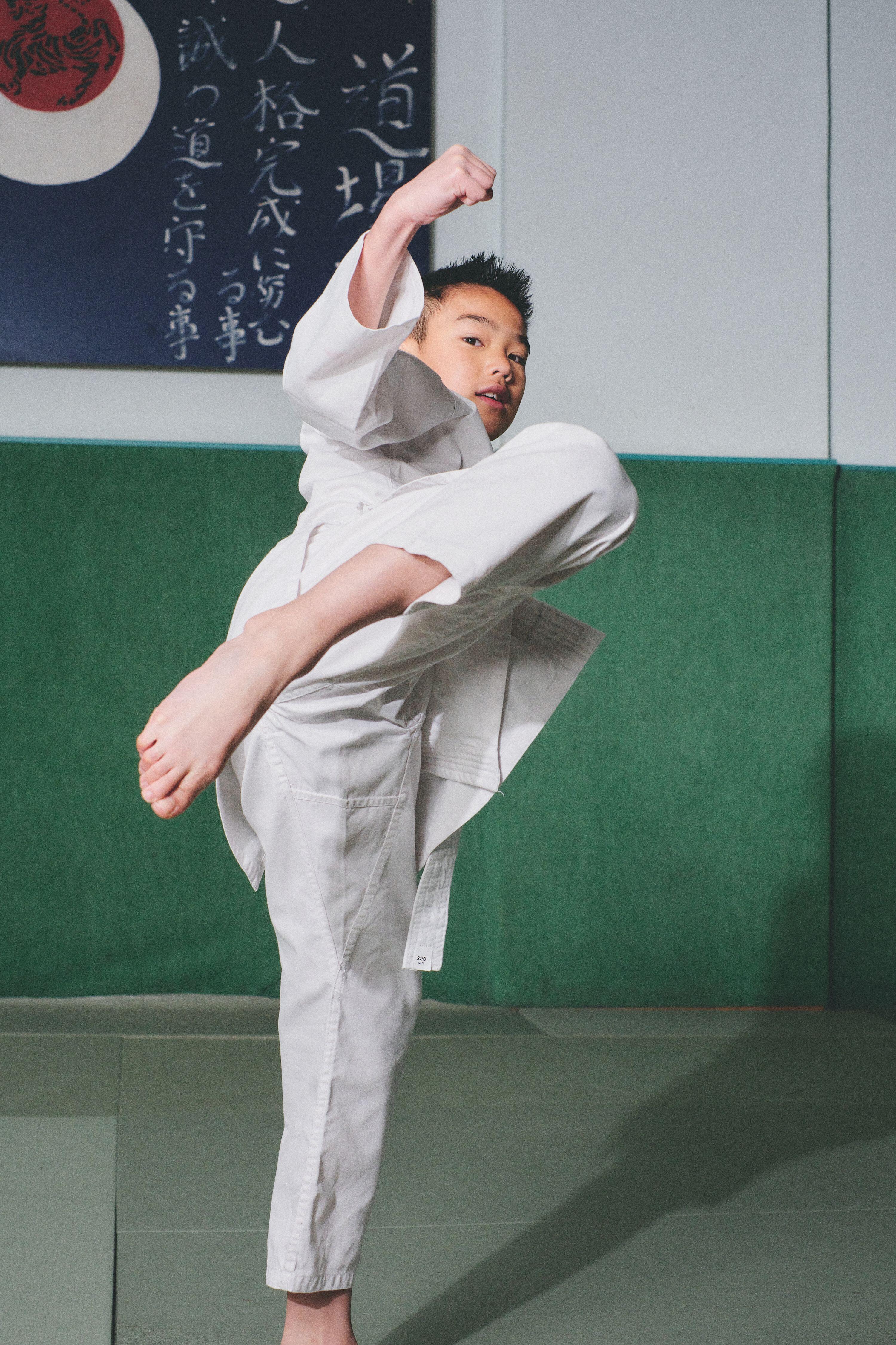 Kimono karate karategi niños Outshock 100 blanco 6/12