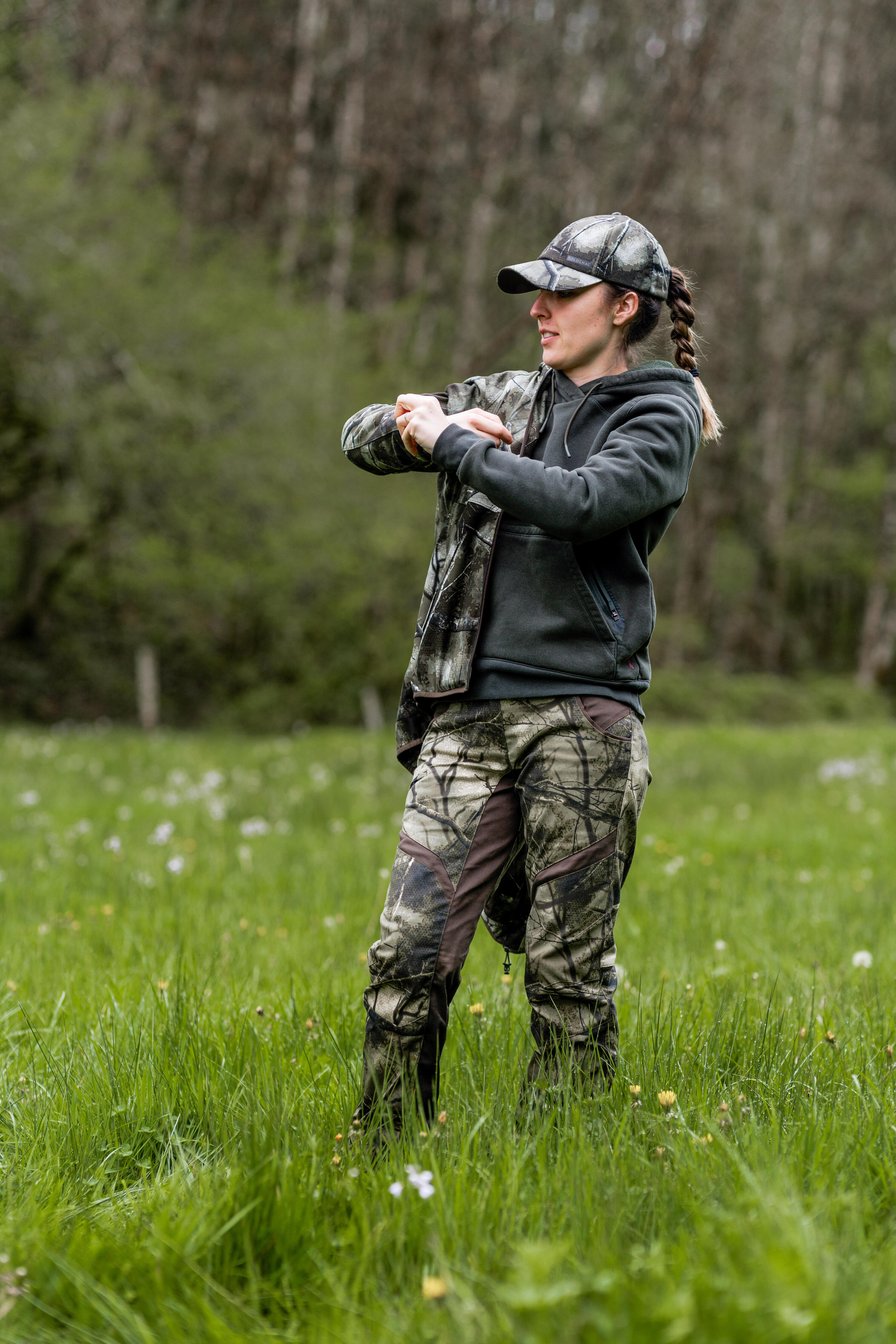 Jagdhose 500 Damen geräuscharm atmungsaktiv Camouflage 10/10