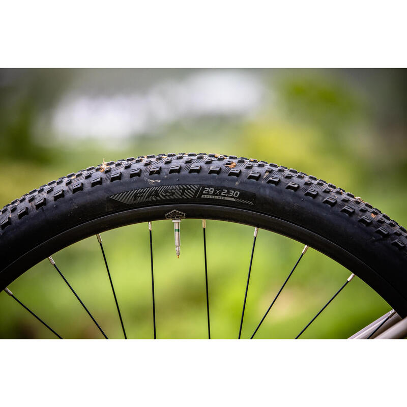 Kiedy wymienić oponę w rowerze? Poradnik rowerzysty