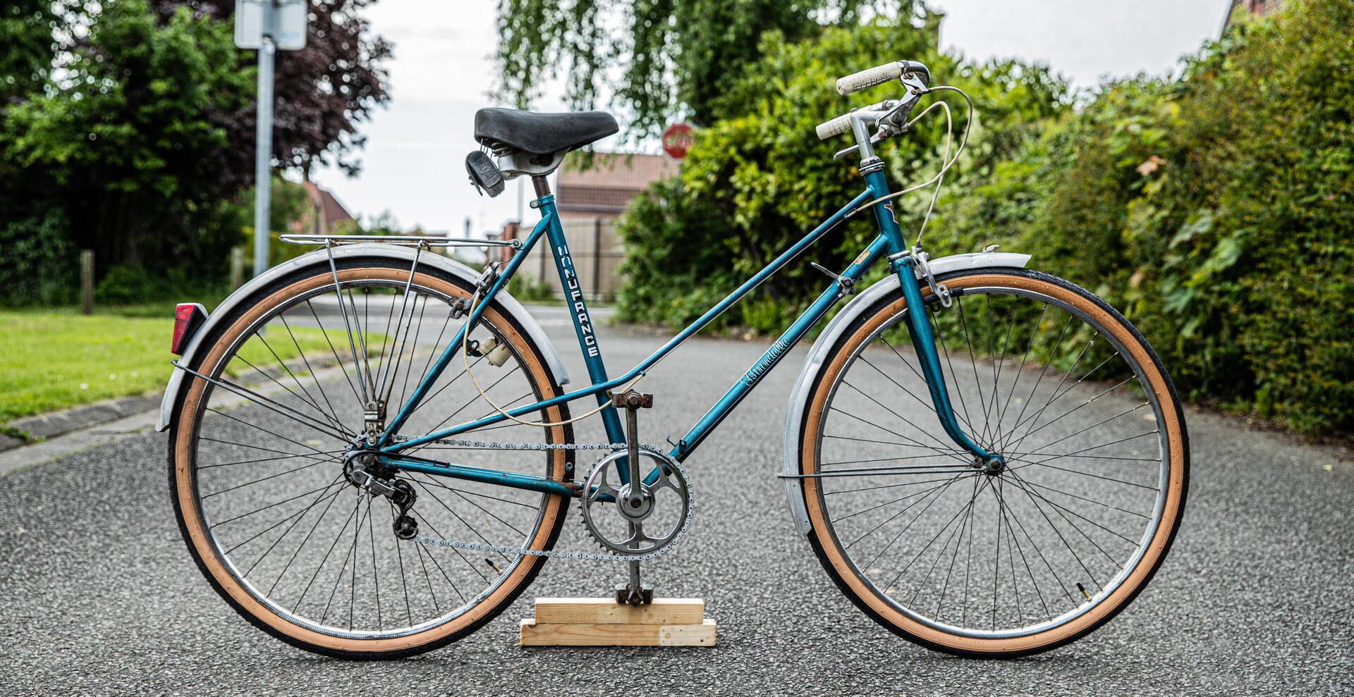 HOW TO RESTORE A VINTAGE BIKE