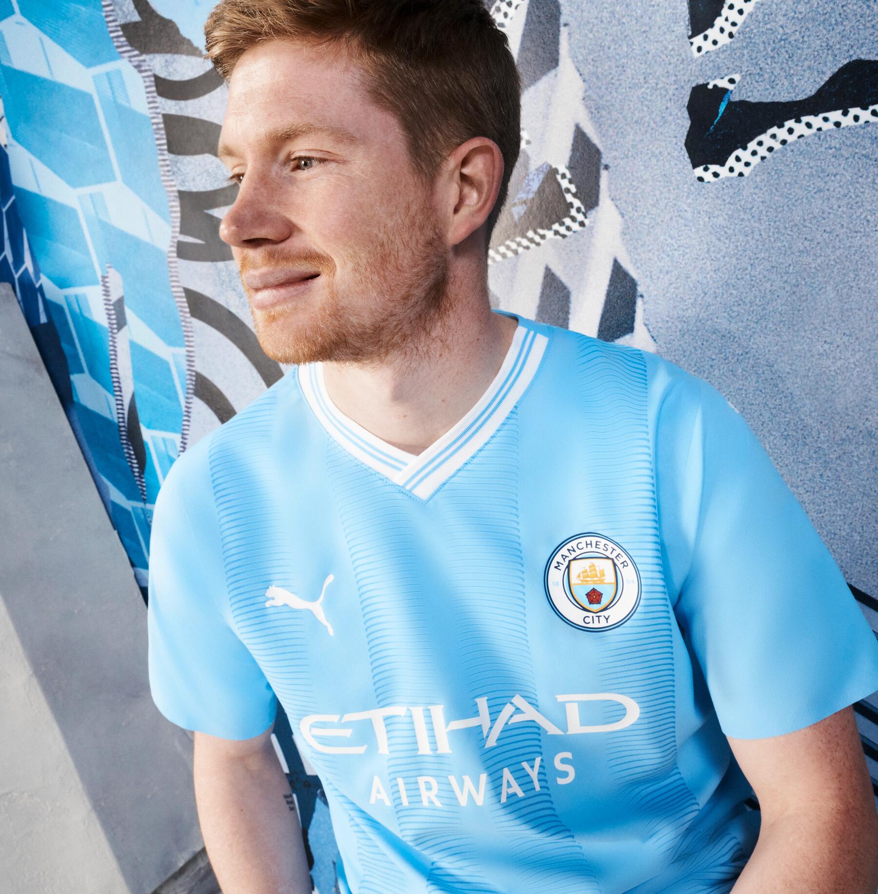 Het shirt van De Bruyne en Manchester City : 15 leuke cadeaus voor een voetballiefhebber