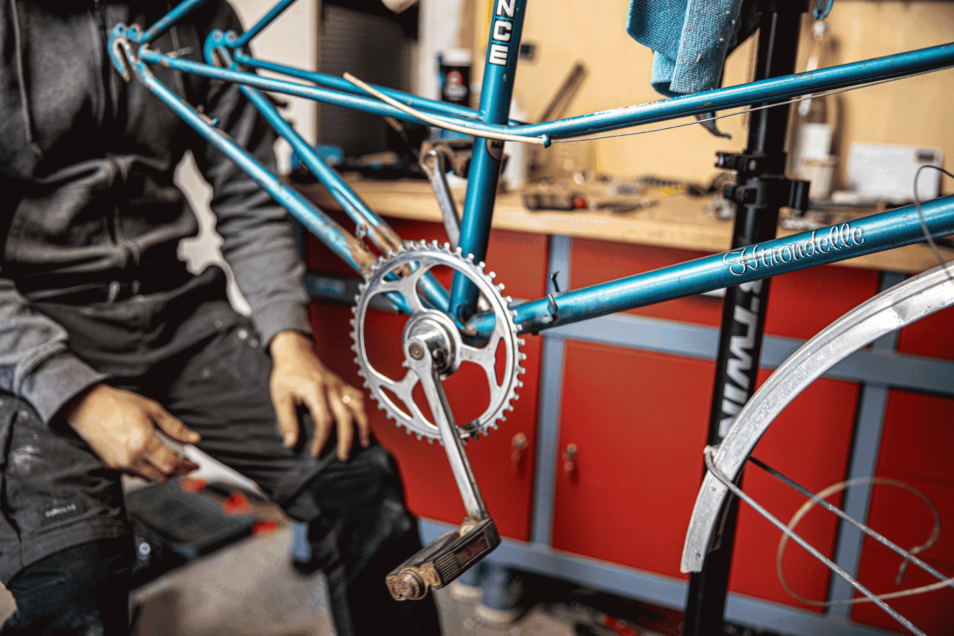 HOW TO RESTORE A VINTAGE BIKE