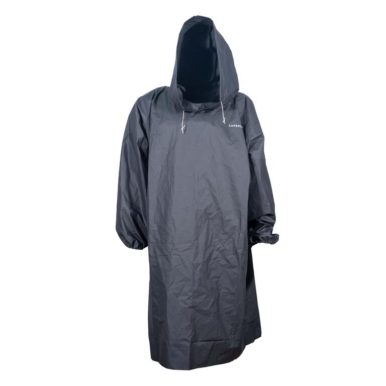 Črni vodoodporni pončo s kapuco za ribolov v dežju in vetru.