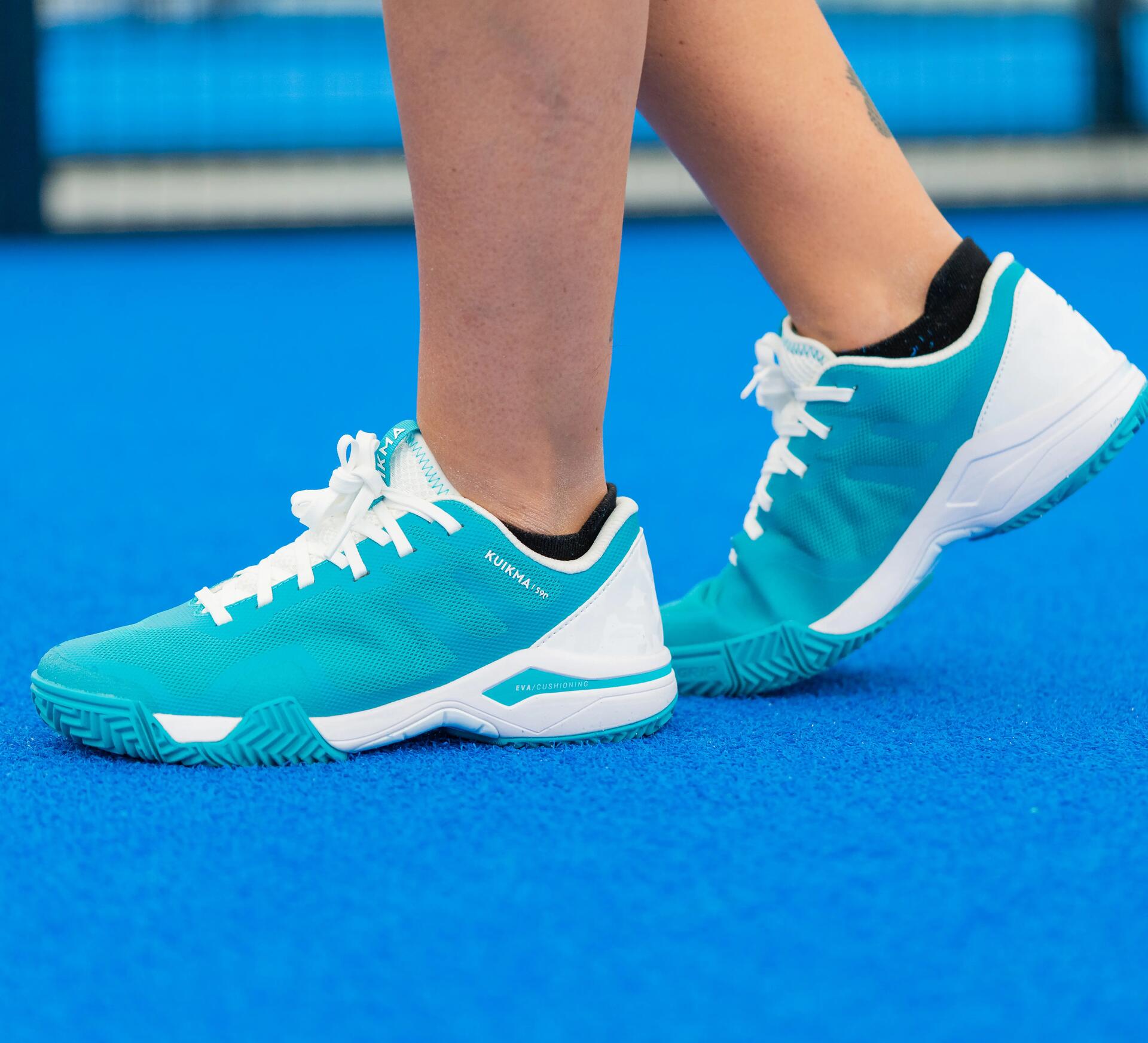 te ayudamos a elegir tus zapatillas de pádel para mujer
