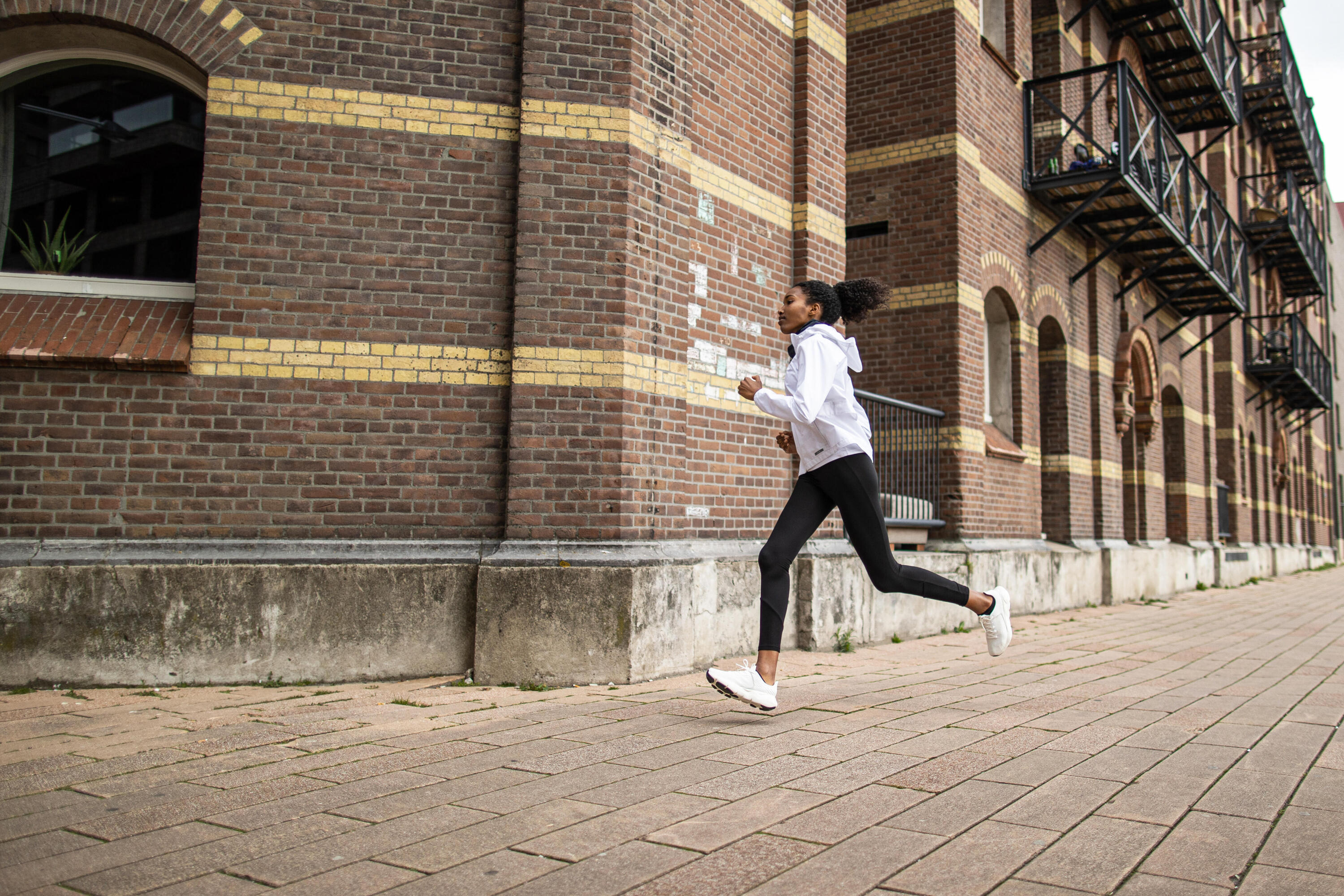 Manteau de pluie imperméable femme – Run 100 blanc 9/10