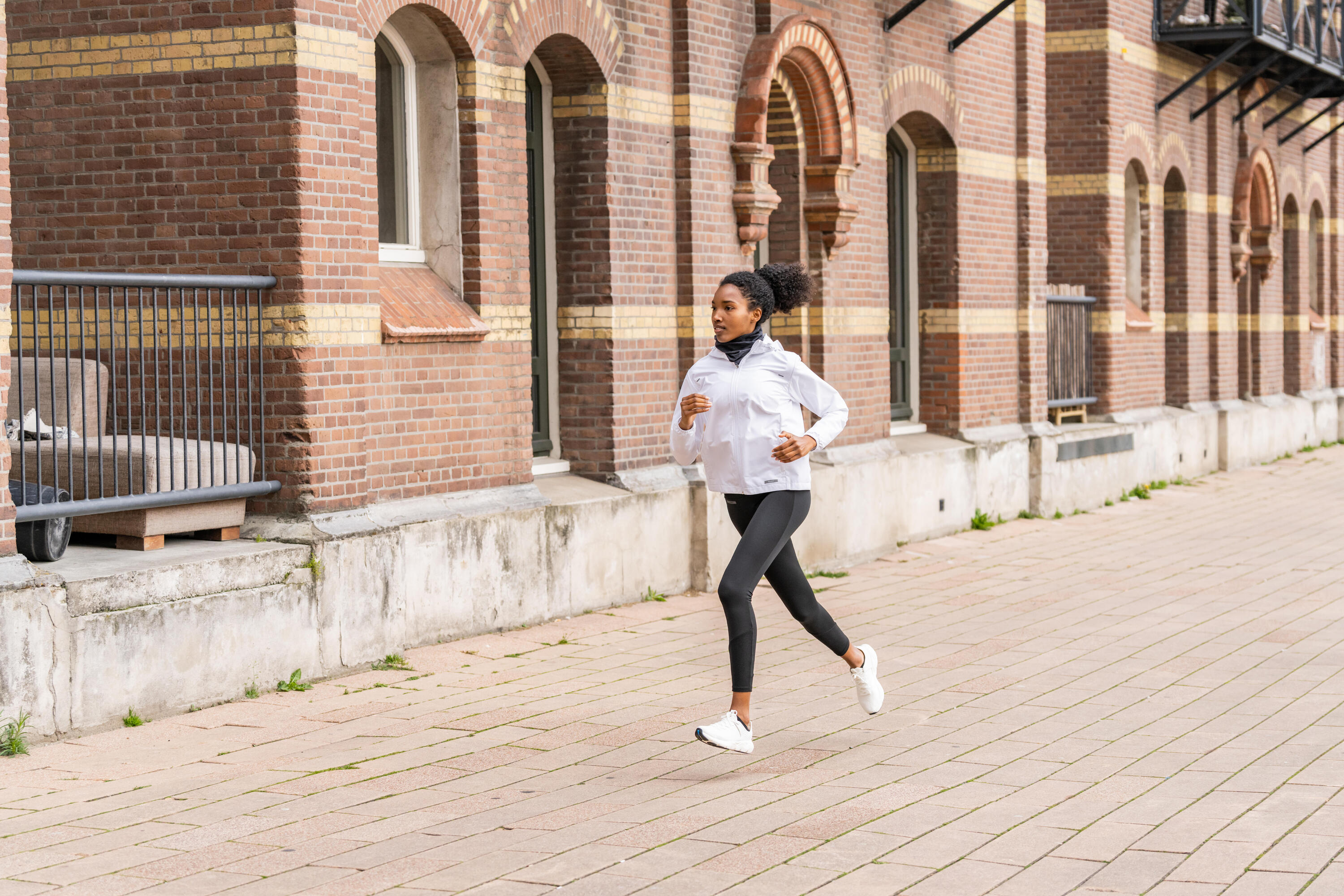 Manteau de pluie imperméable femme – Run 100 blanc 8/10