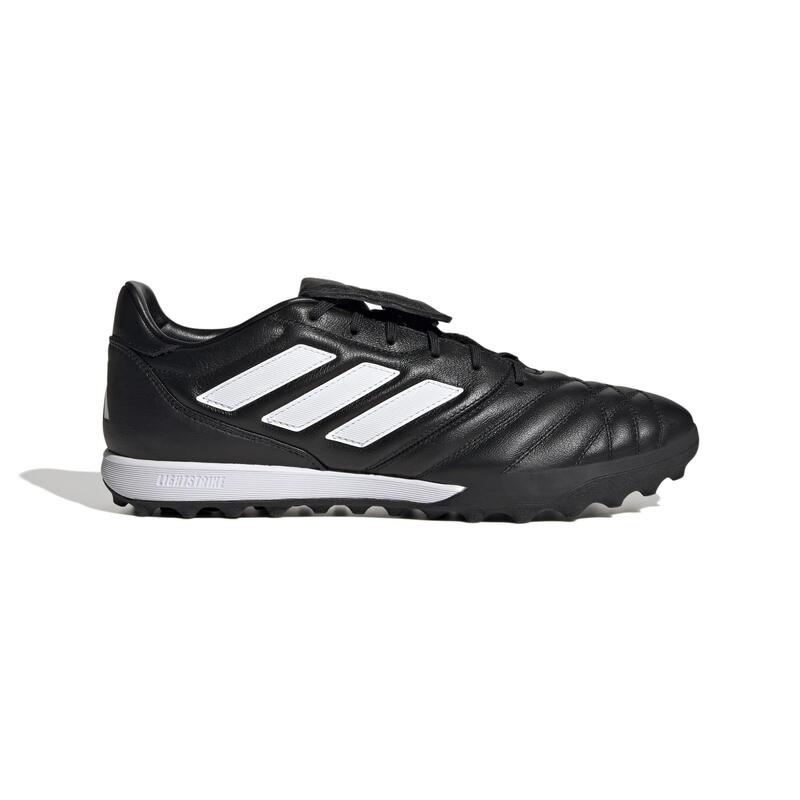 Chaussures foot Adidas