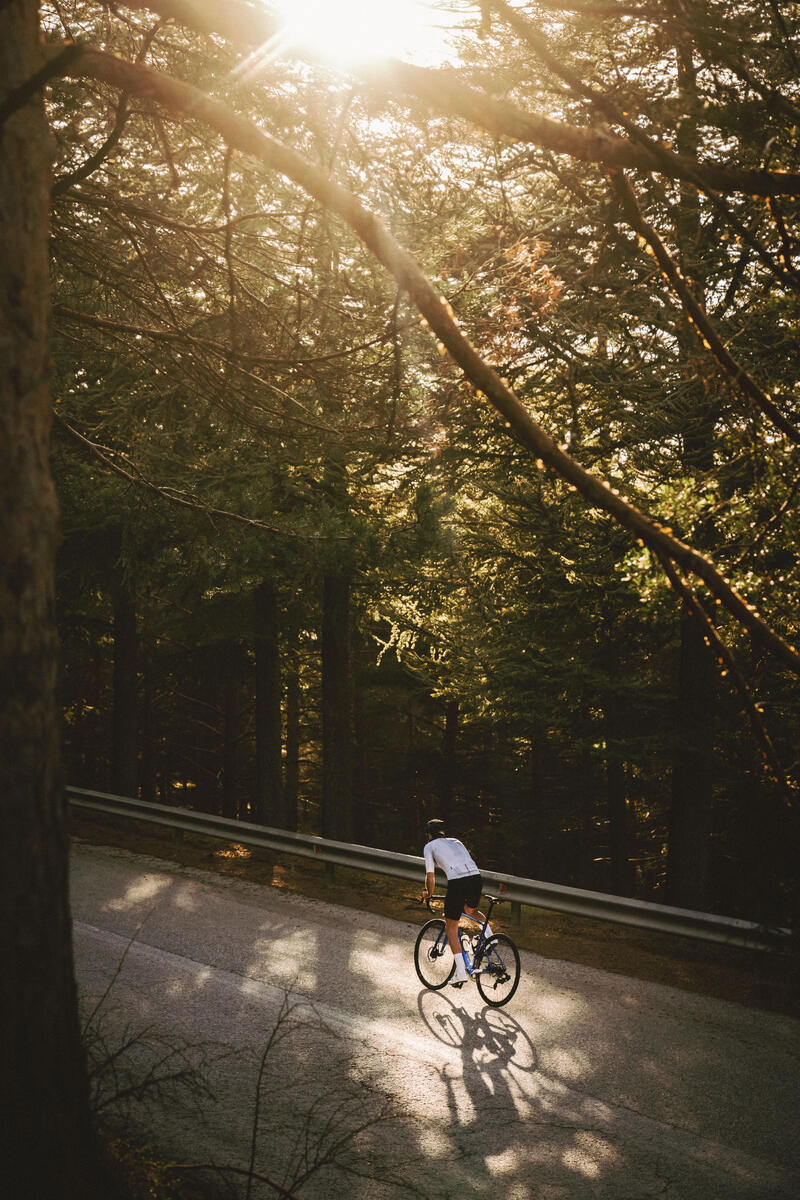 Wie sollte ich trainieren, um mich beim Rennradfahren zu verbessern?