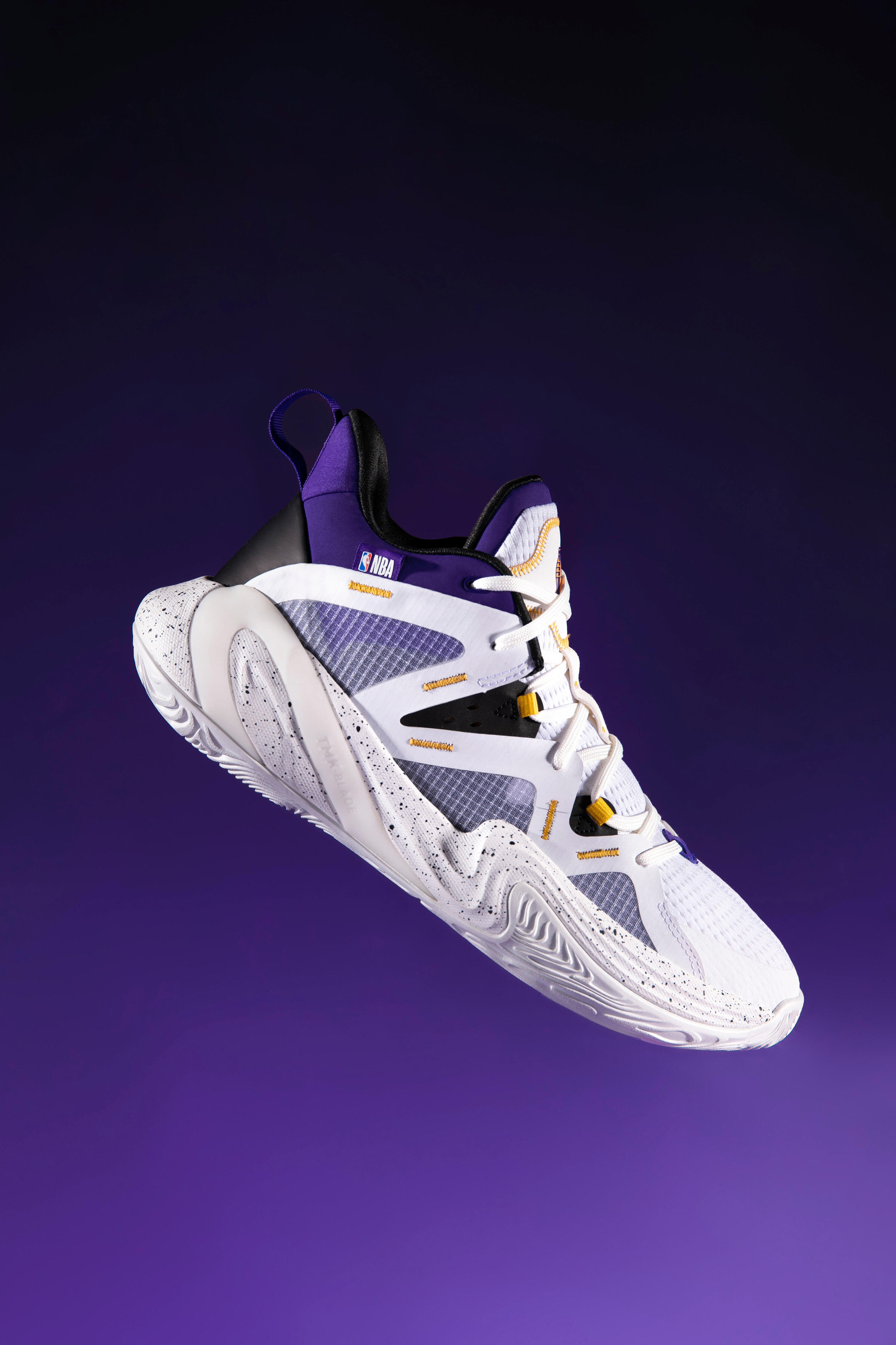 CHAUSSURES DE BASKETBALL LOS ANGELES LAKERS HOMME/FEMME -  900 NBA MID-3 BLANC 10/22