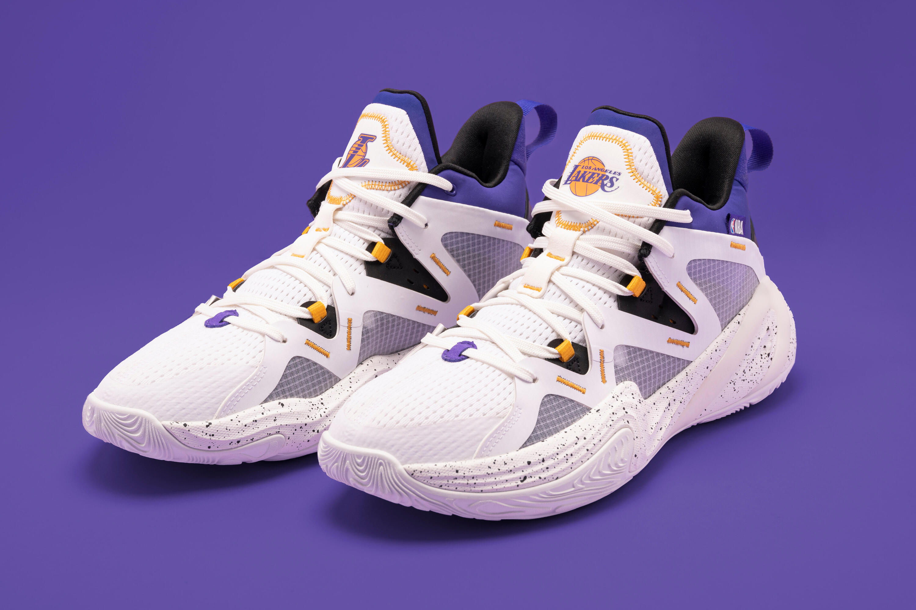 CHAUSSURES DE BASKETBALL LOS ANGELES LAKERS HOMME/FEMME -  900 NBA MID-3 BLANC 12/22