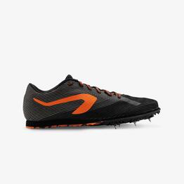CHAUSSURES A POINTES D&#039;ATHLETISME POUR LE CROSS AT CROSS NOIRE ET ORANGE