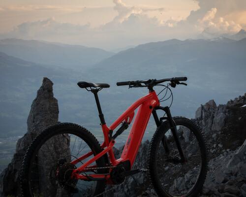 sphere media background sample