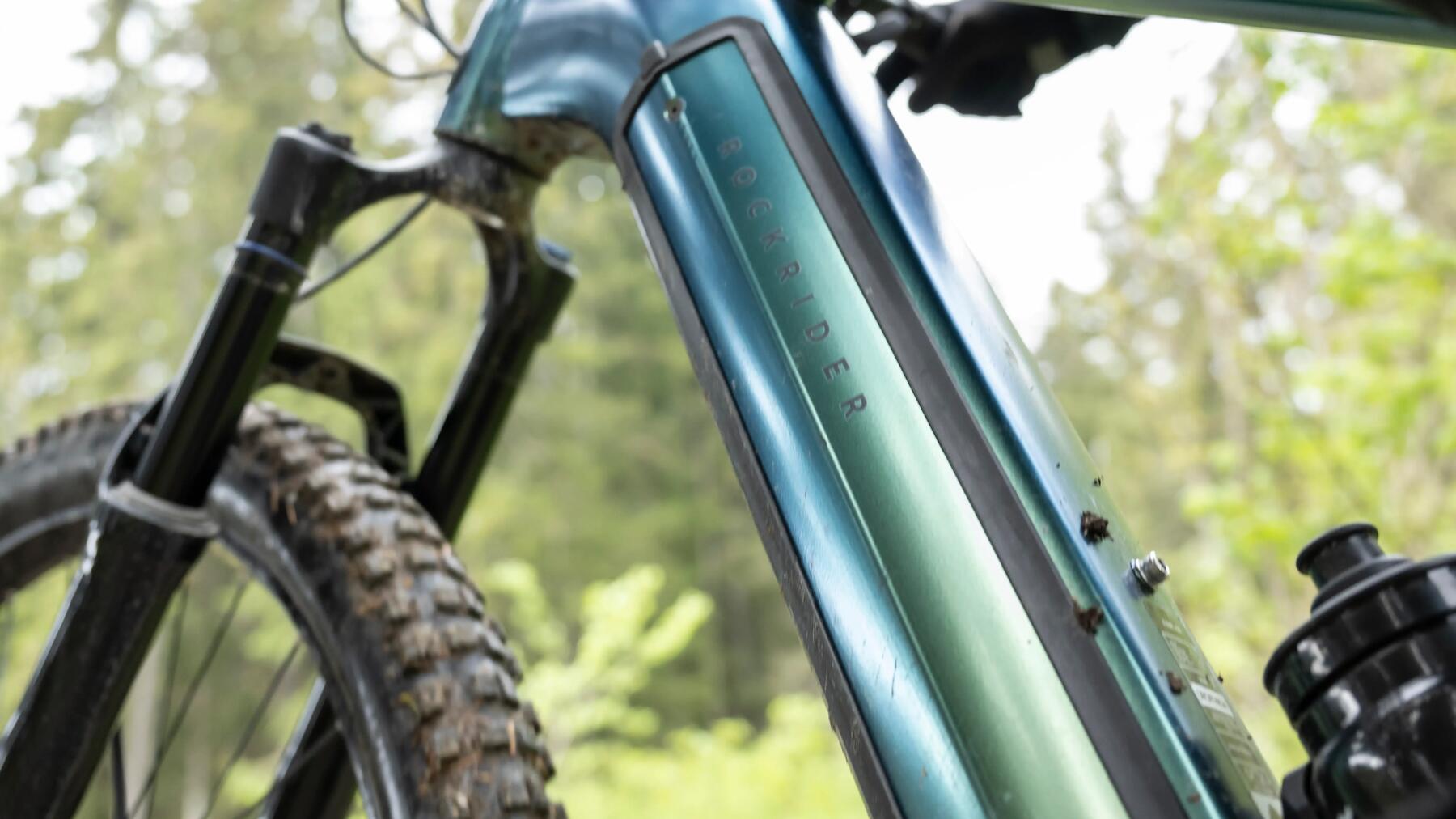 Come scegliere una MTB a pedalata assistita e con che batteria - consigli sport DECATHLON