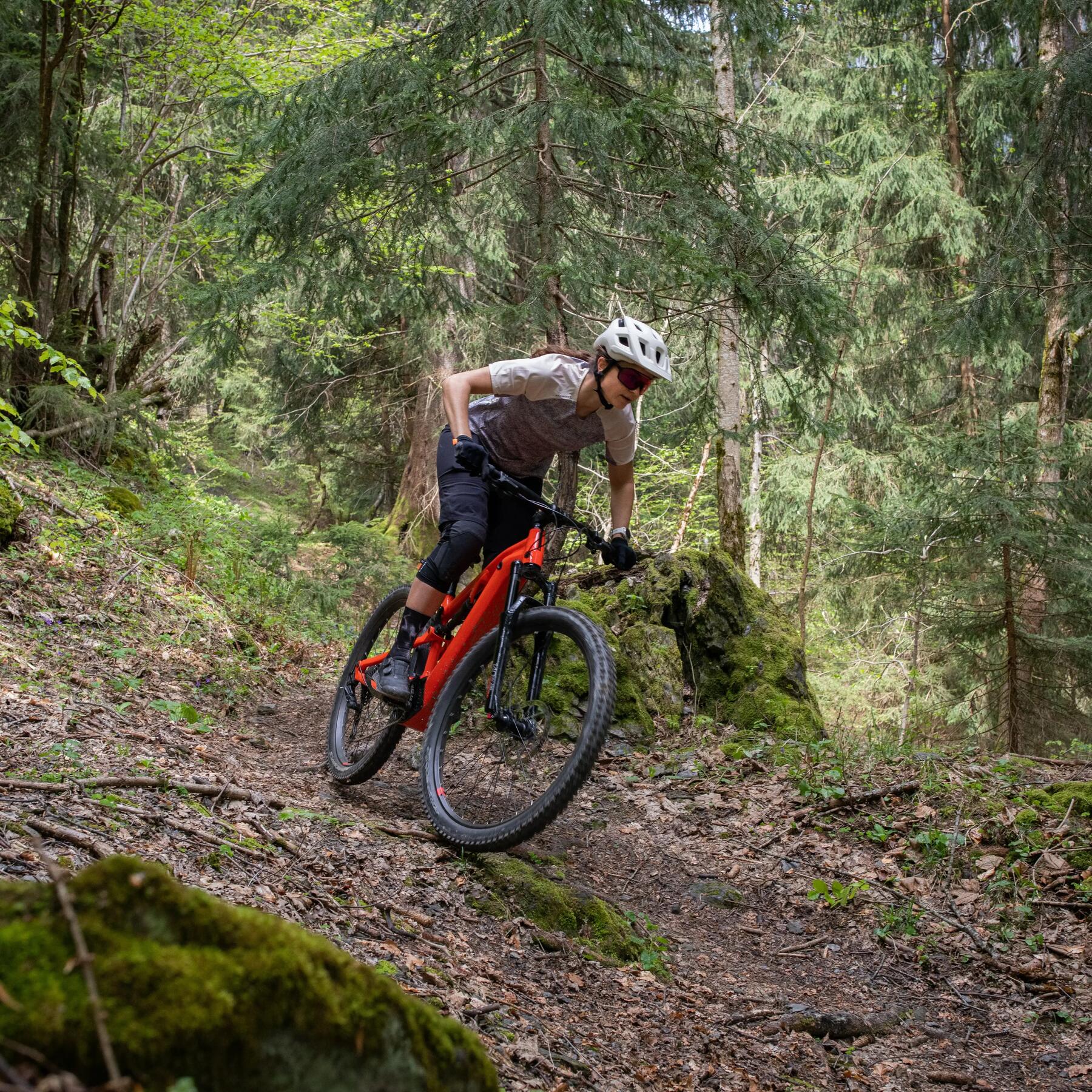 Débuter le vélo de montagne : Guide pratique pour novices