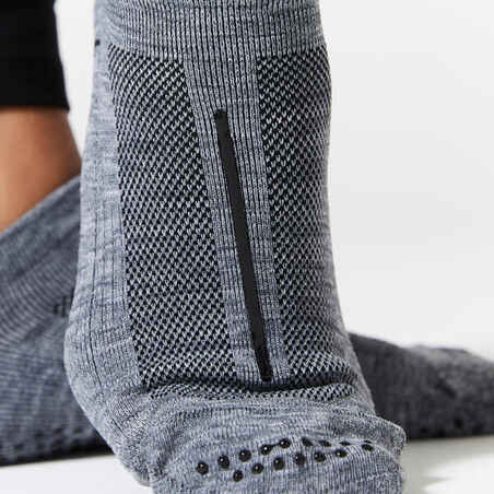 Γυναικείες αντιολισθητικές αθλητικές κάλτσες 500 - Γκρι