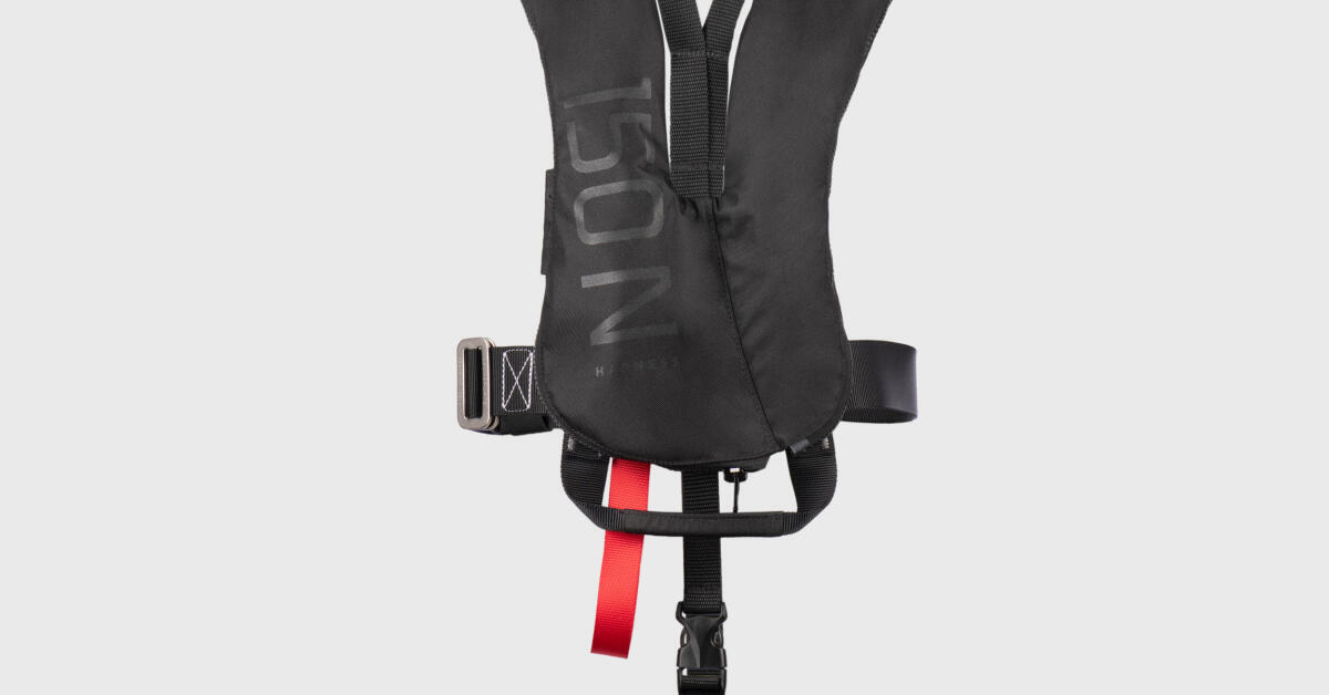 Adult sailing inflatable life jacket LJ150N AIR with harness black