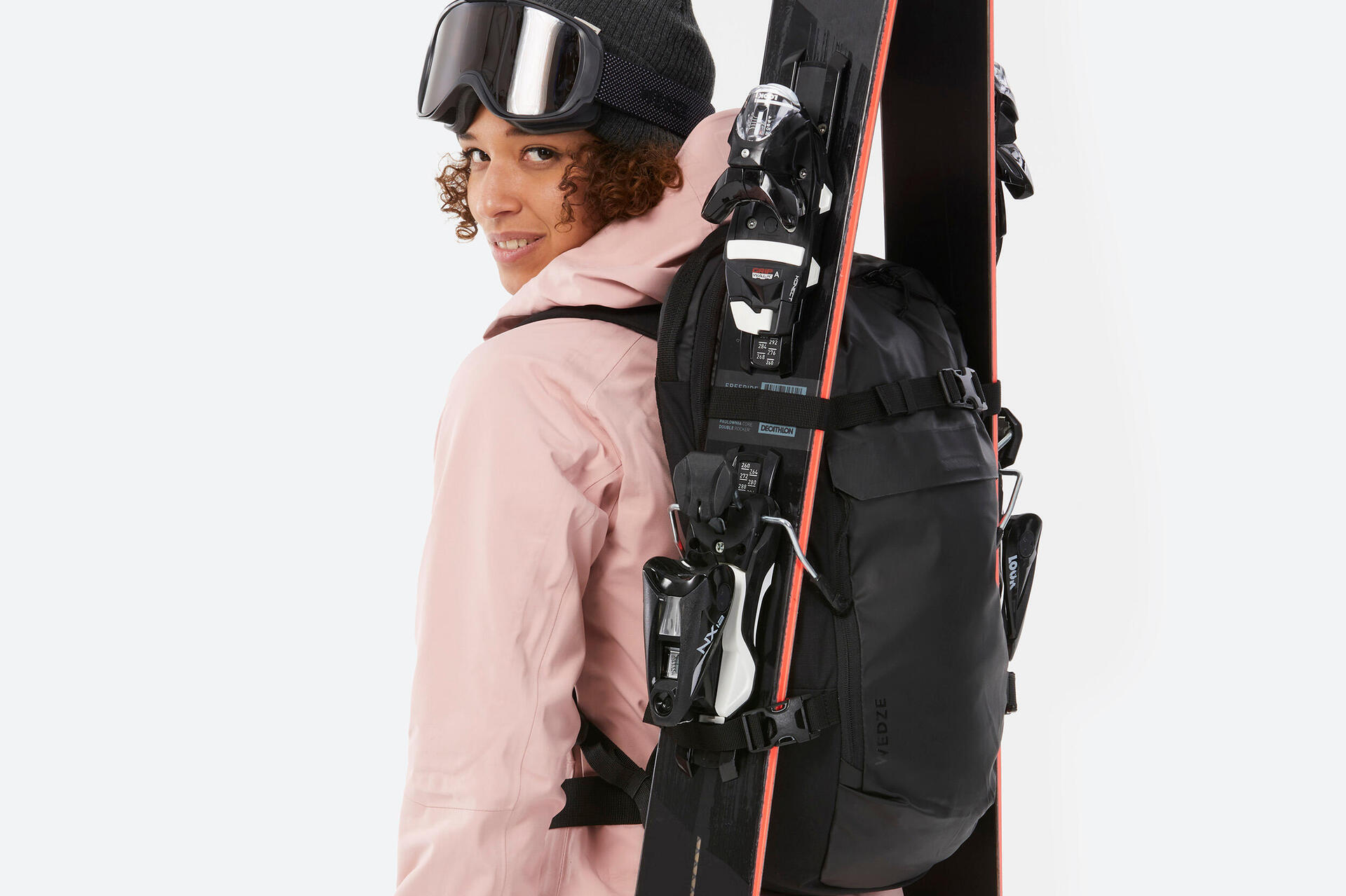 How to choose a ski or snowboard backpack?