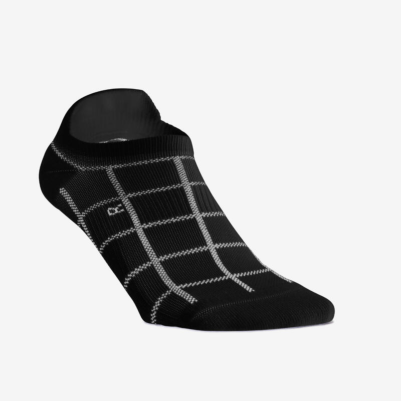 Neviditelné fitness ponožky černo-bílé s potiskem 3 páry