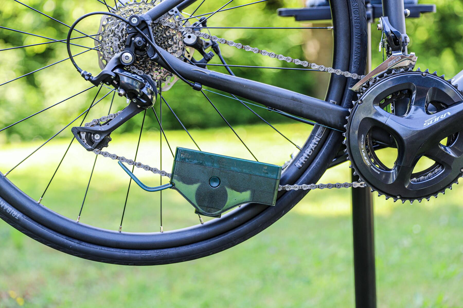 Je fietsketting schoonmaken en smeren: een stappenplan