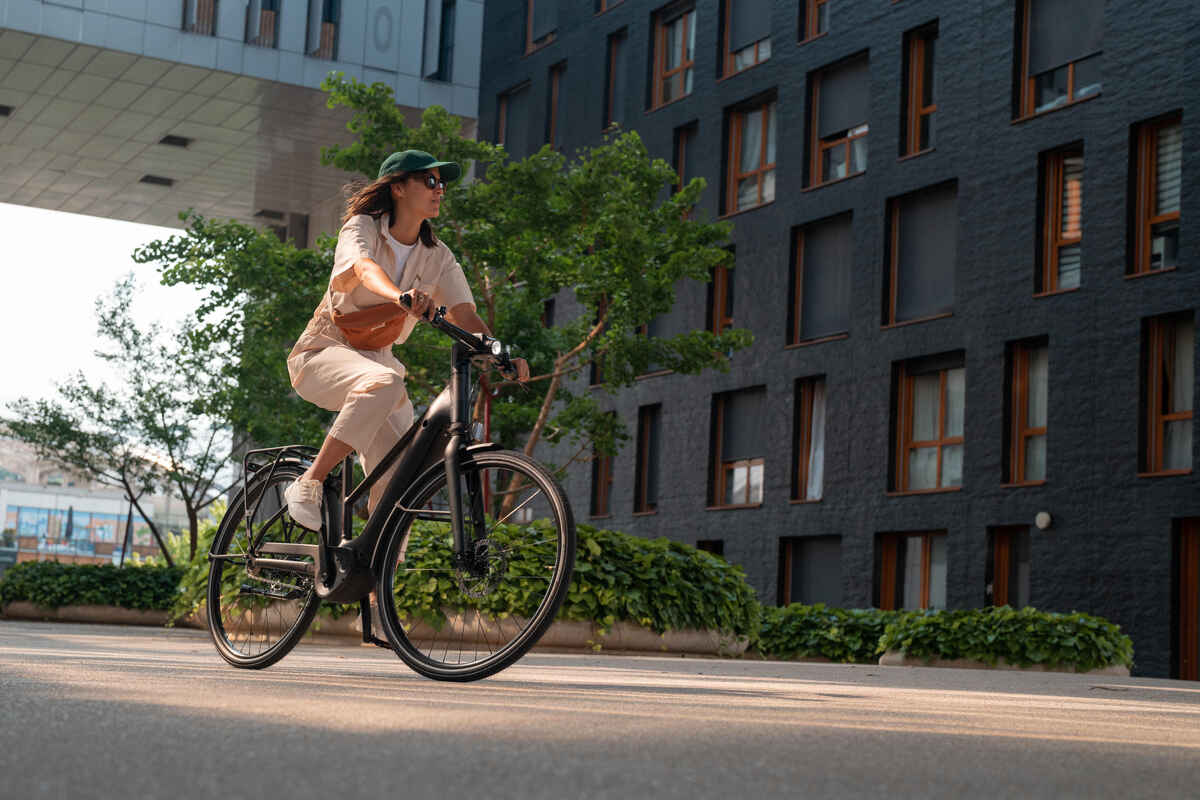 Frau auf Fahrrad