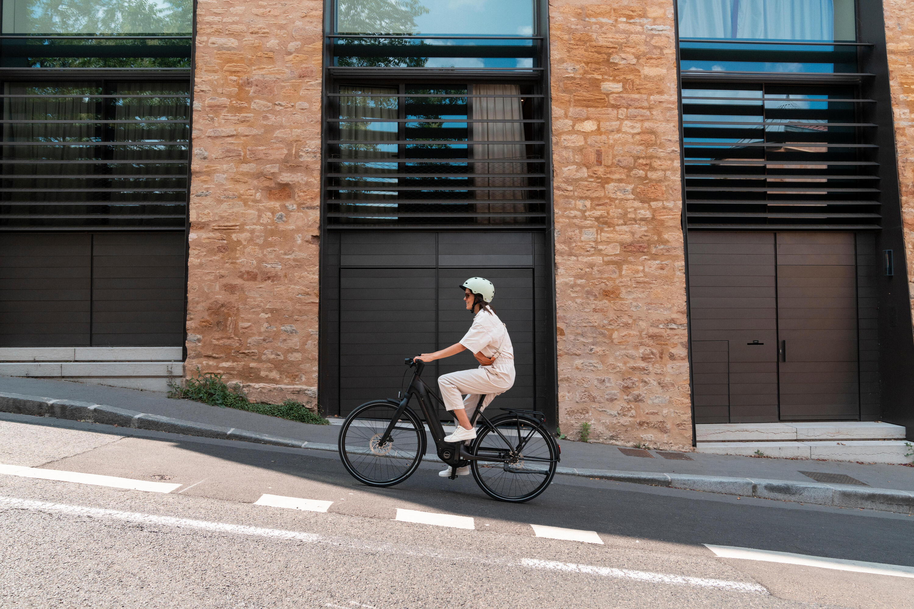 Velo ville electrique a moteur automatique owuru cadre bas ld 920 e 17/25