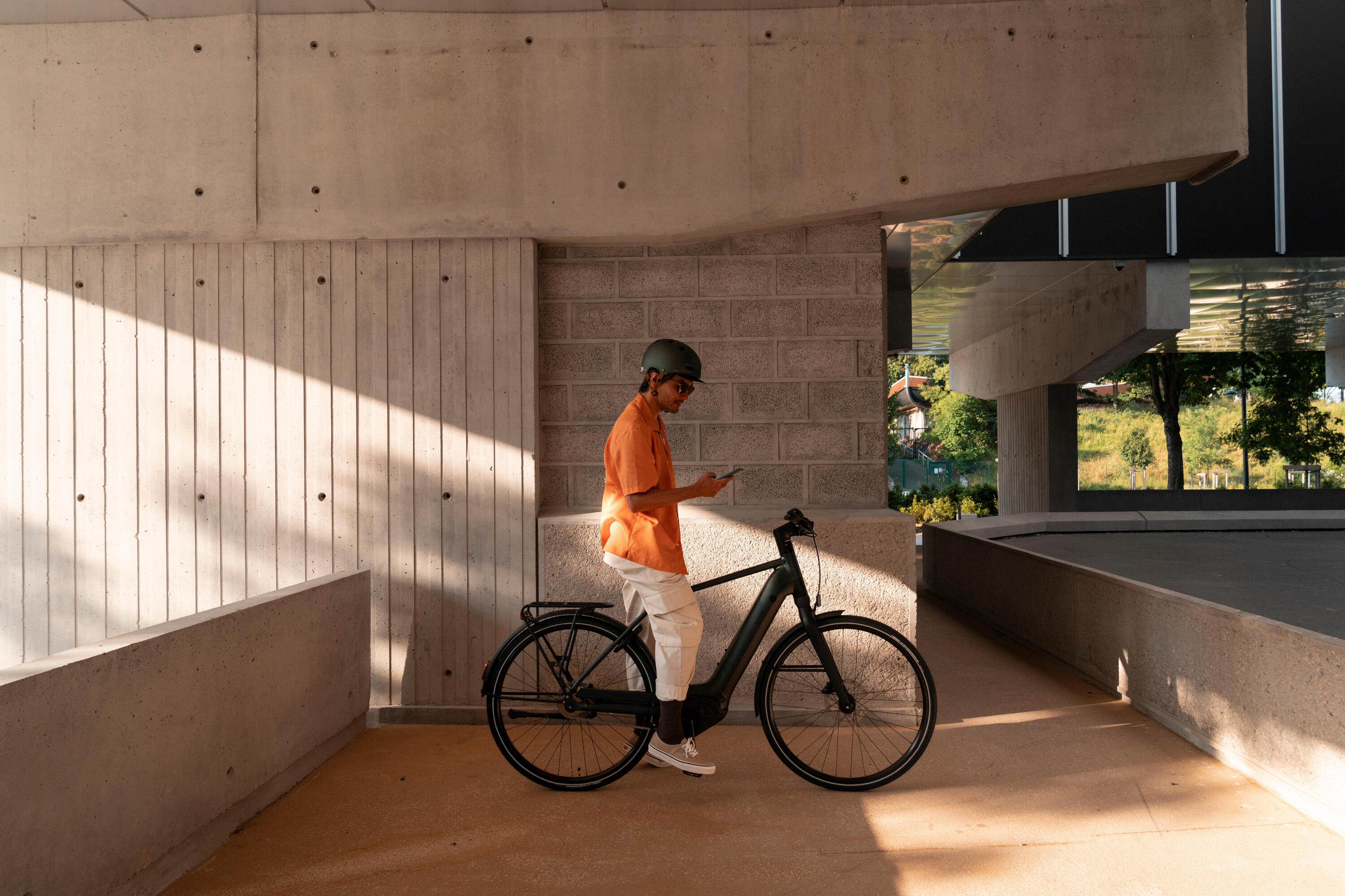 Owuru elektrisches Citybike mit hohem Rahmen und Automatikmotor LD 920 E 20/23