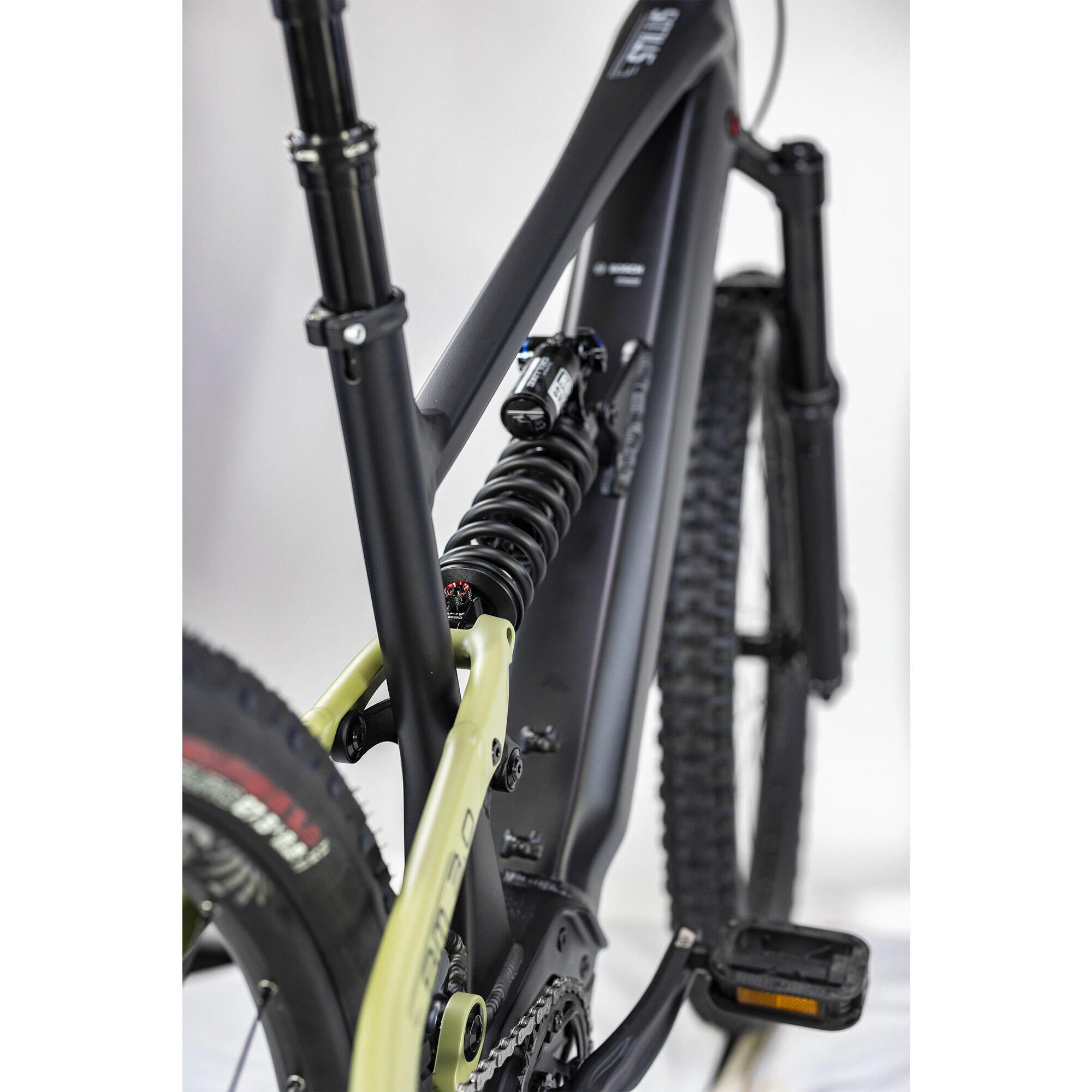 ALL-MOUNTAIN ELECTRIC MOUNTAIN BIKE - CENTRAL MOTOR - STILUS AM 3.0