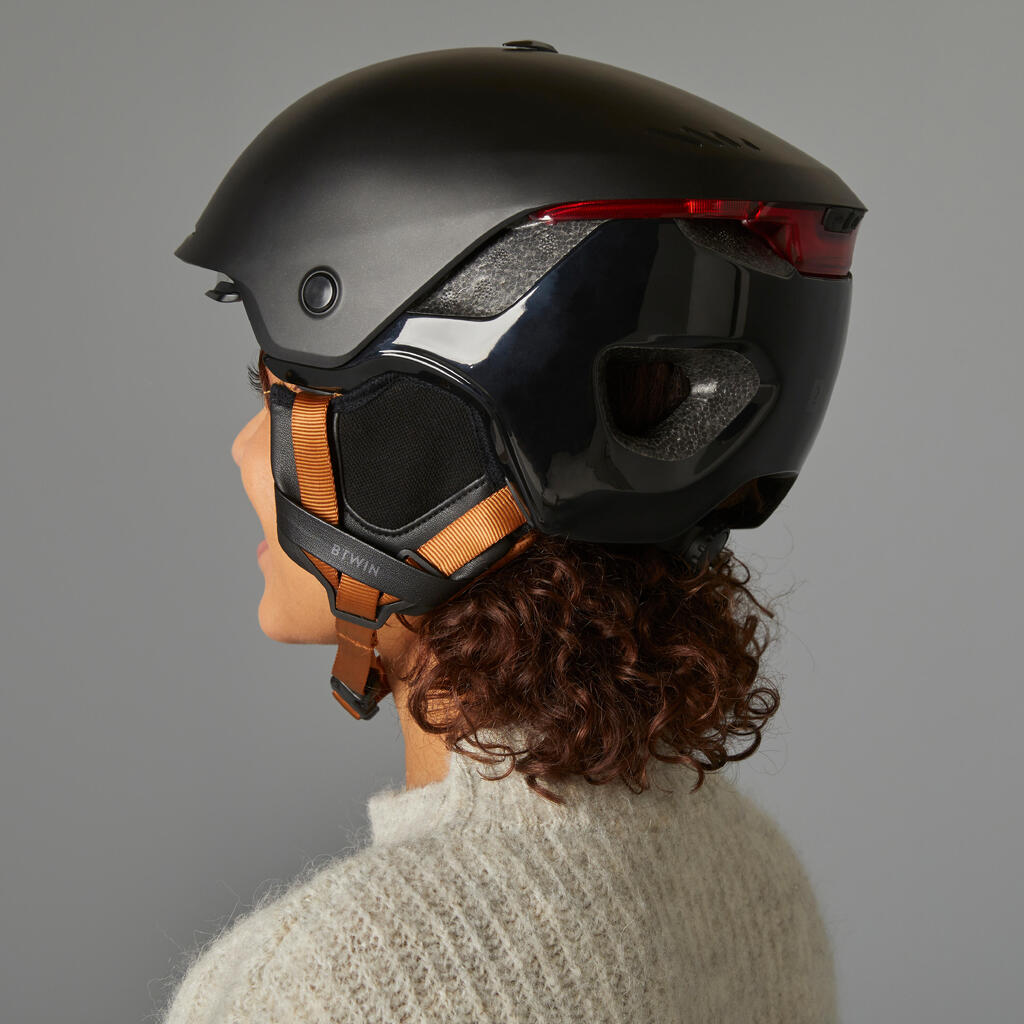 City Cycling Helmet with Visor and Rear Light 900 - Black