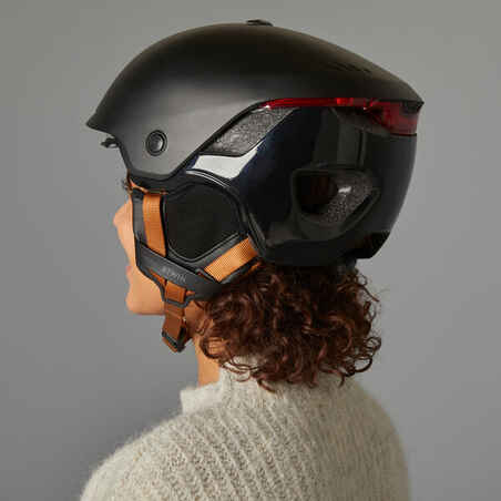 City Cycling Helmet with Visor and Rear Light 900 - Black