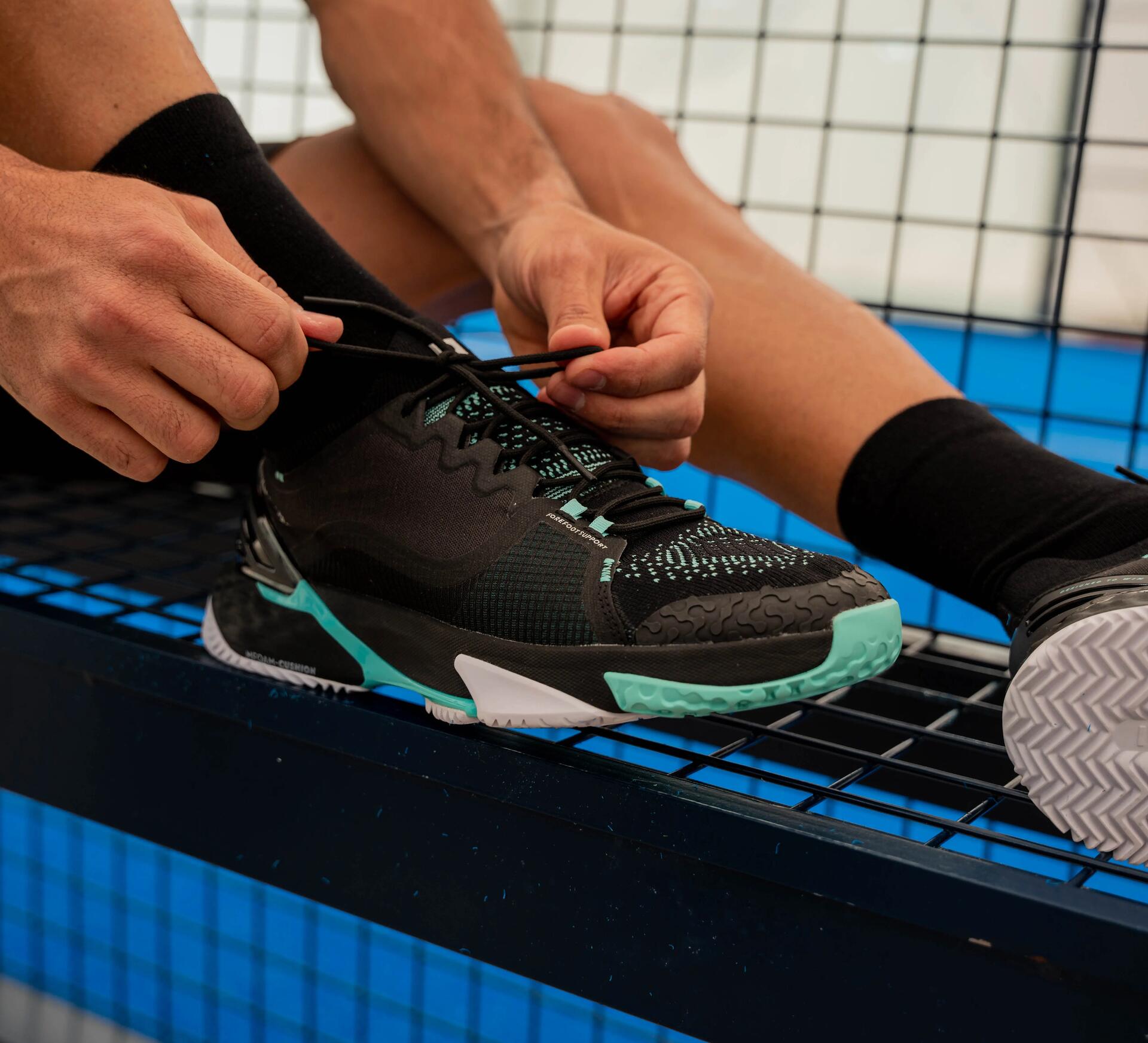 te ayudamos a elegir zapatillas de pádel para hombre