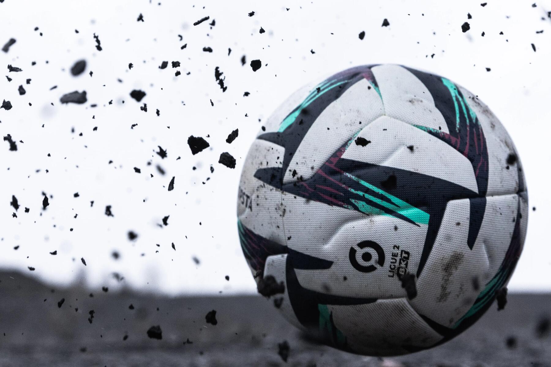 Quel ballon de football choisir ? Guide tailles, usage et terrain