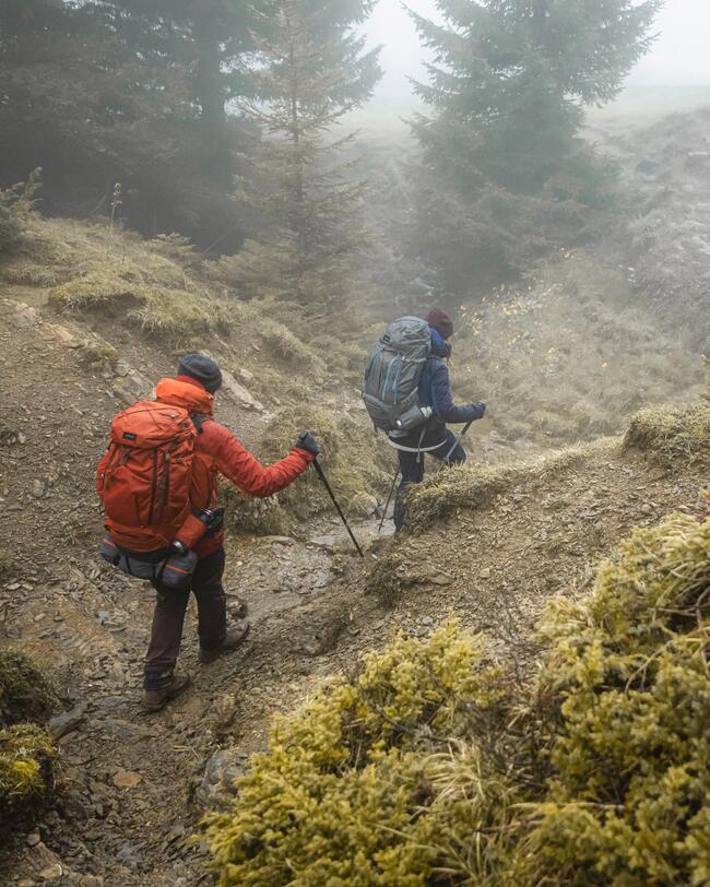 Mann auf einer Wanderung