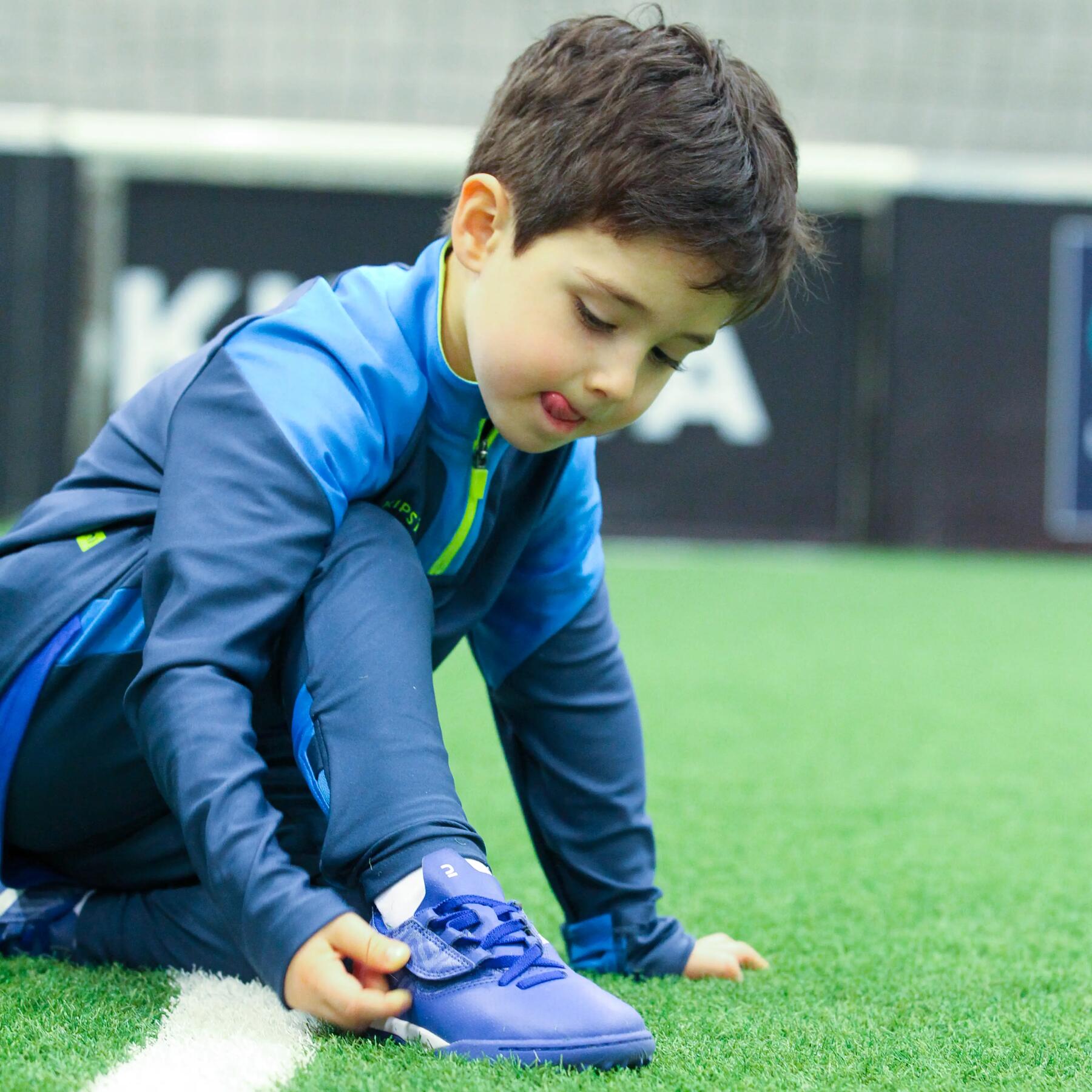 Voetverzorging voetbal: voetbalschoenen aangepast aan de ondergrond
