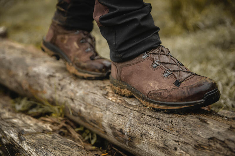 Choisir des chaussures de marche femme pour pieds sensibles