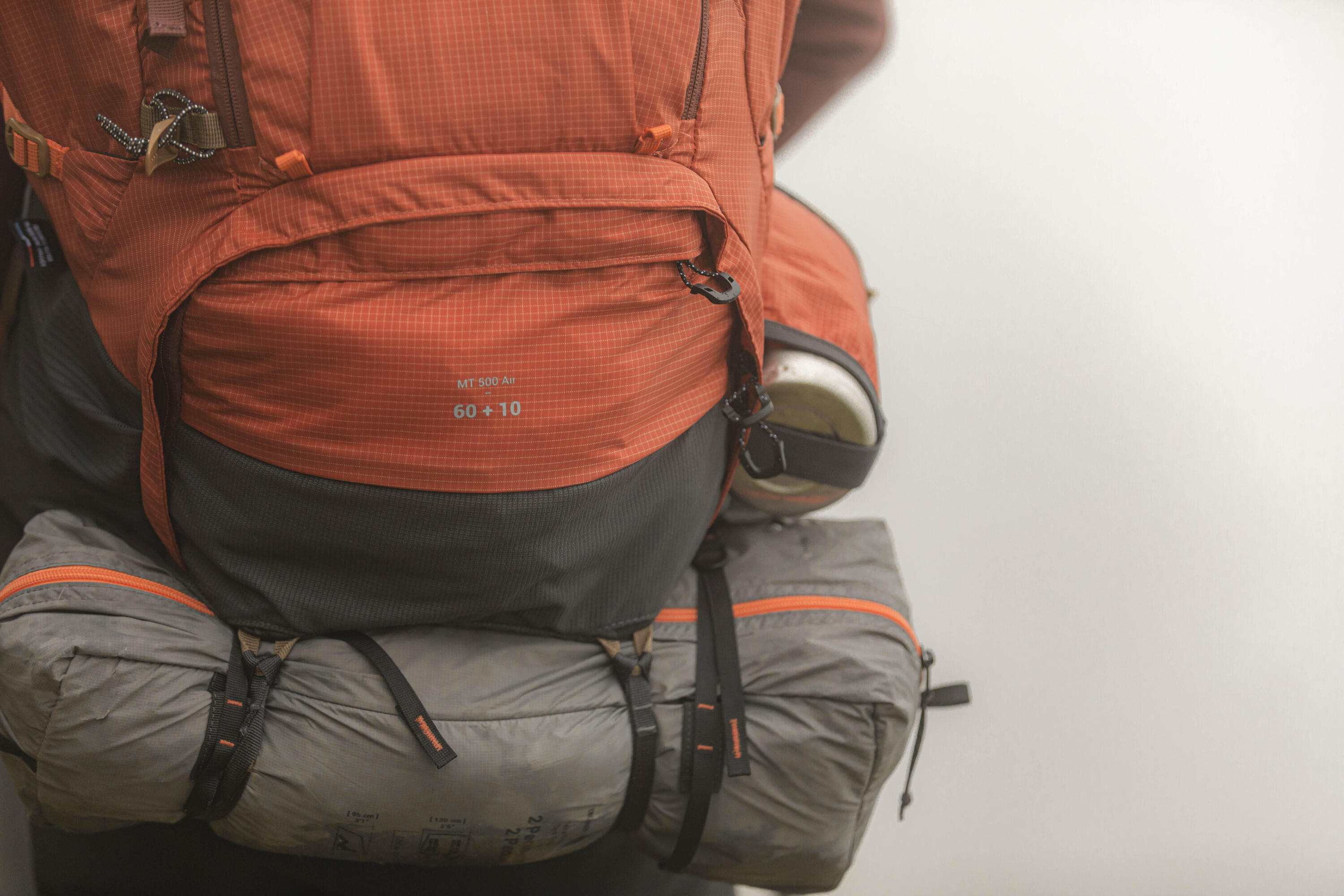 Zaino trekking uomo MT500 AIR 60+10L  27/35
