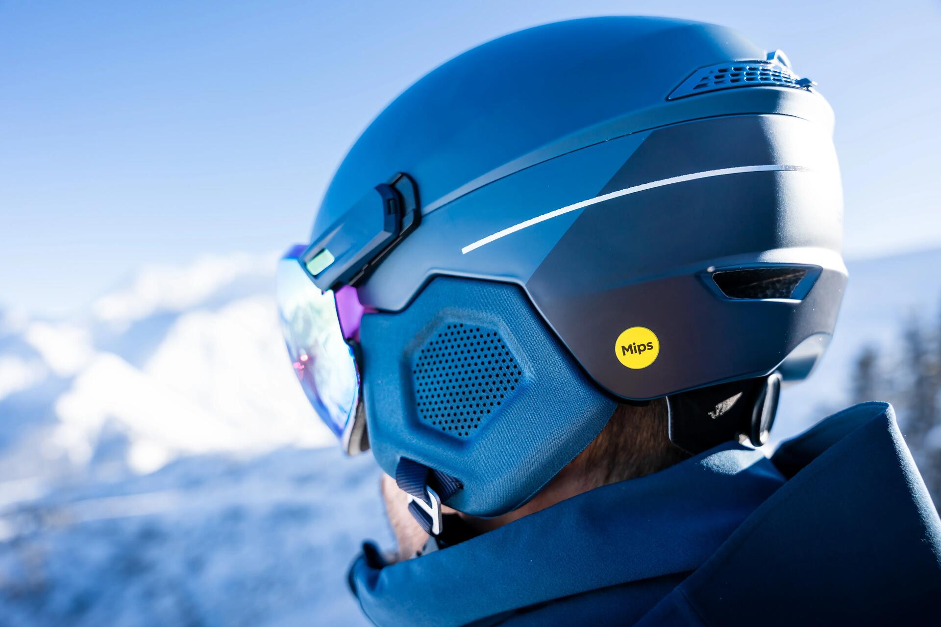 casque de ski avec visière intégrée