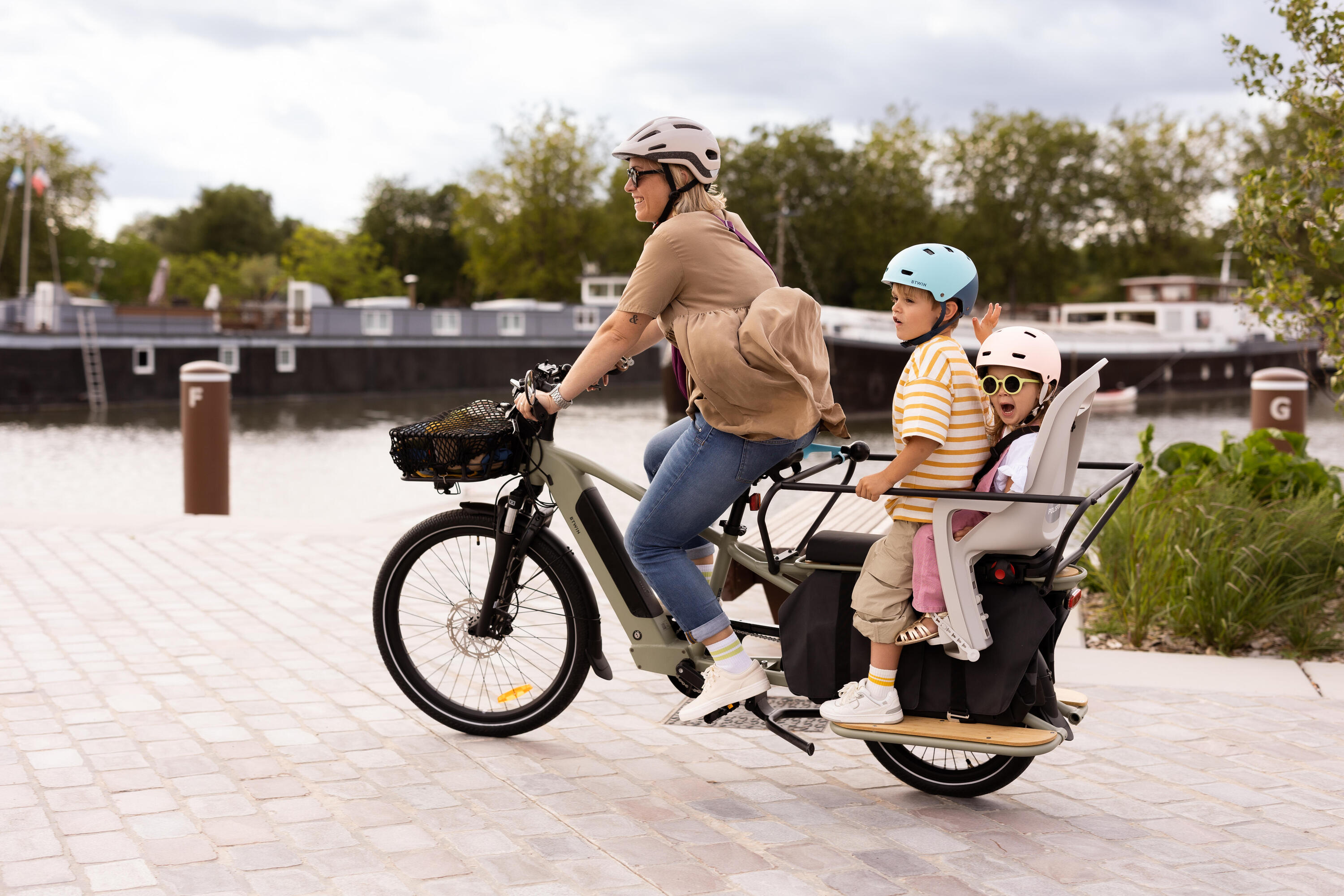 Vélo cargo électrique longtail chargement arrière R500E vert clair 29/31