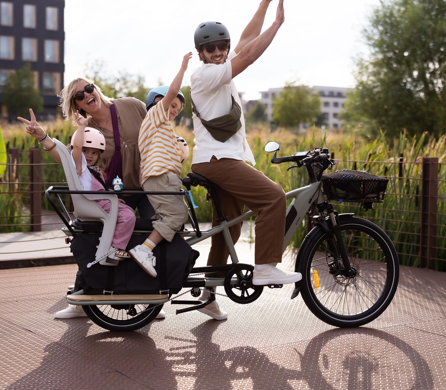 De plus en plus de vélos électriques utilisés dans les grandes villes pour  se déplacer –