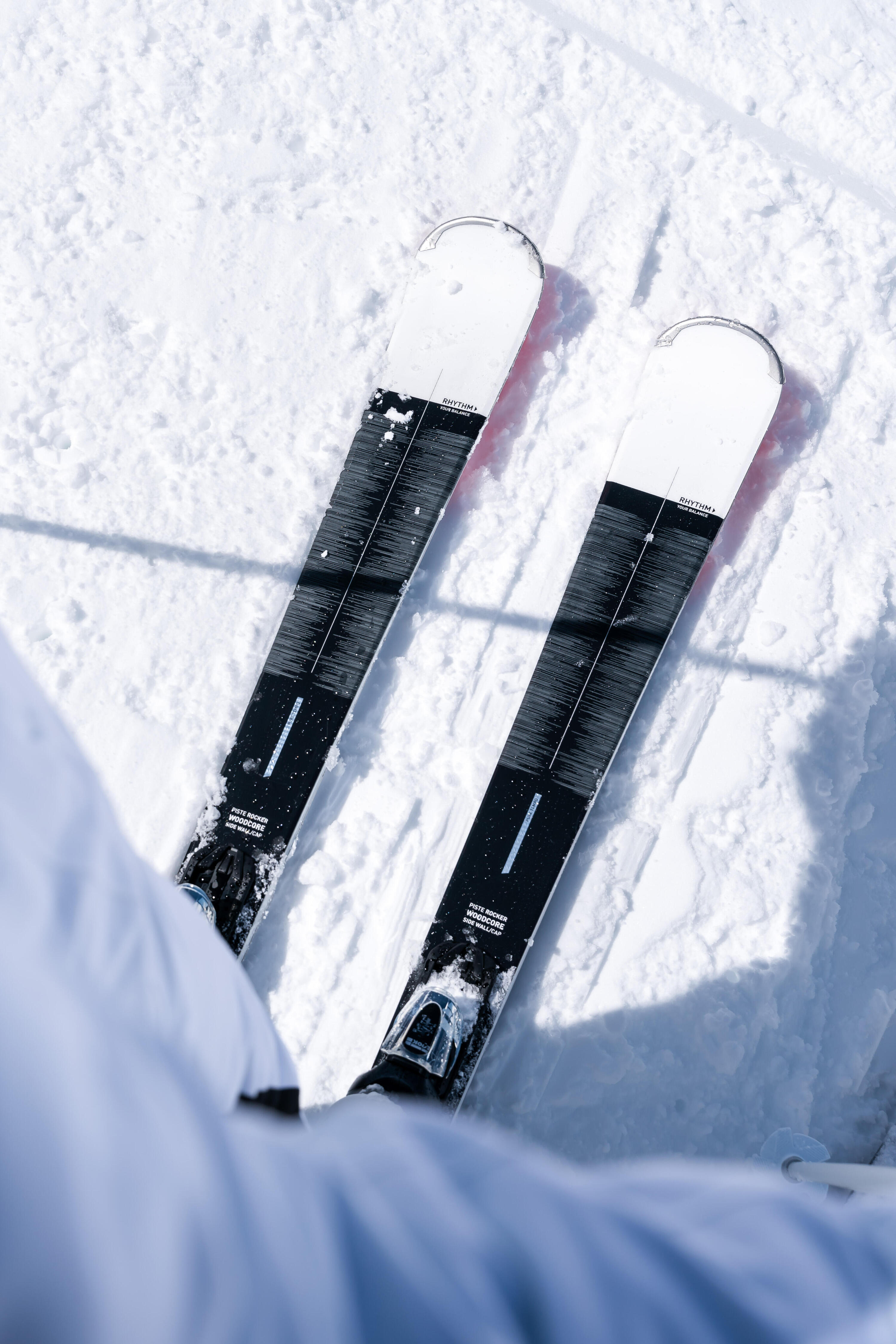 SKIS DE PISTA COM FIXAÇÕES MULHER - BOOST 580 - PRETO E BRANCO 9/15