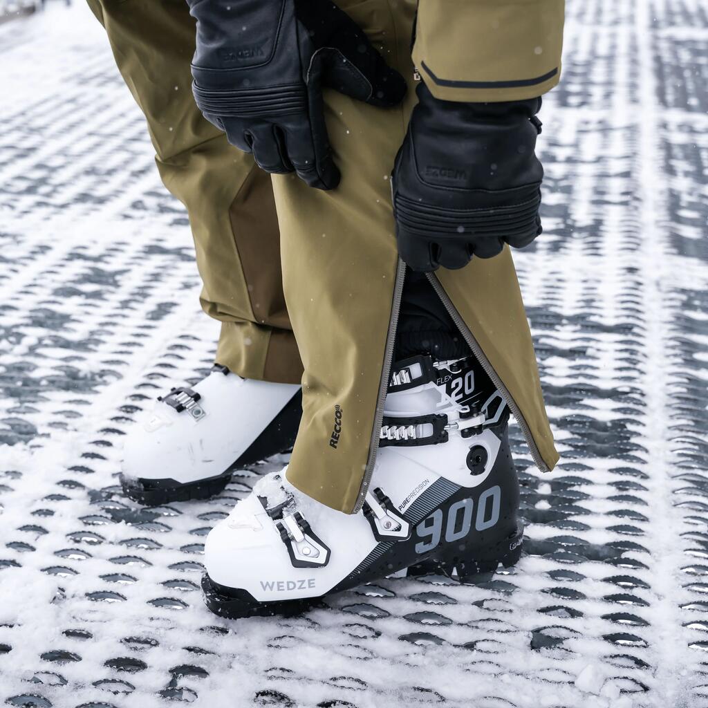 Skihose und Skischuh