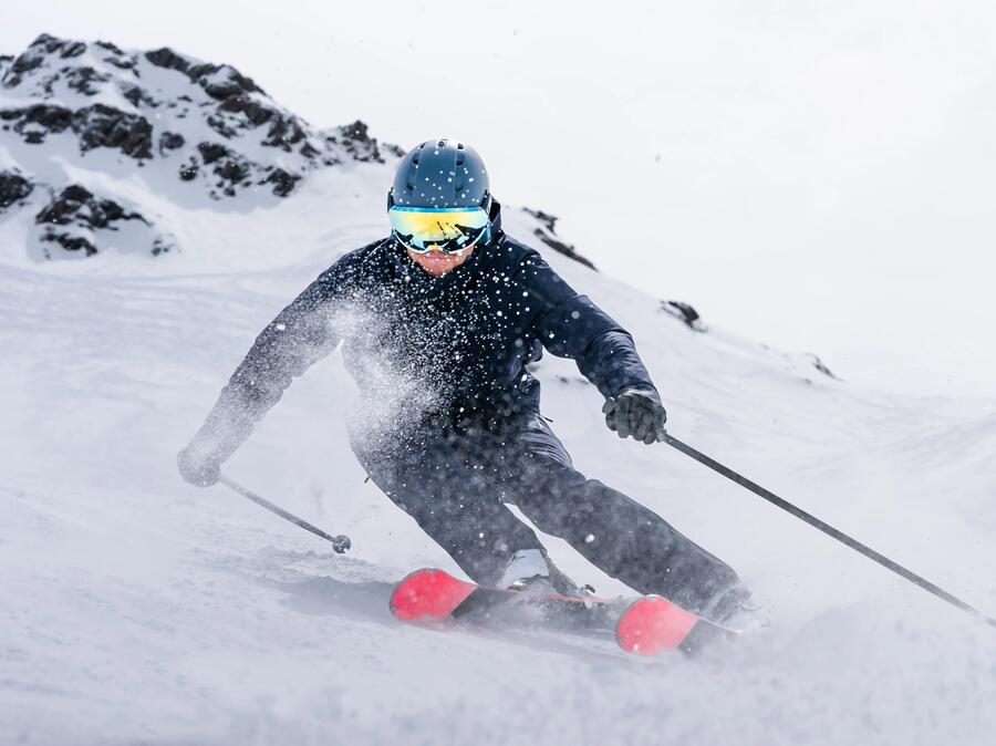 Top stațiuni montane din România pentru iubitorii sporturilor de iarnă 