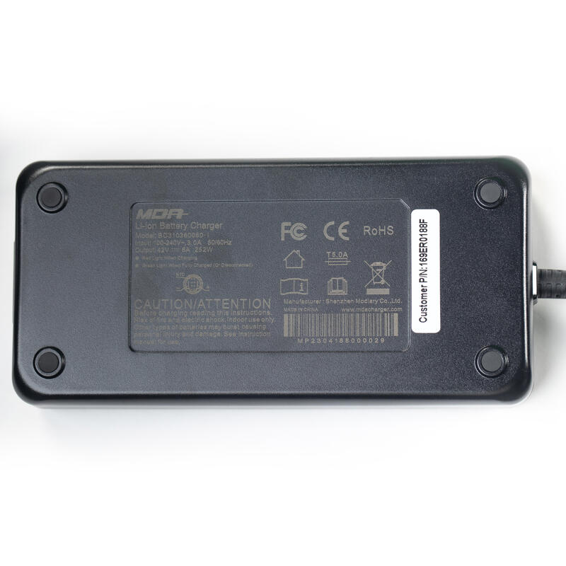 Chargeur Batterie 36V 6A , E-EXPL, E-GRAVEL XPLR 900, E-LD 500, CARGO F900E,